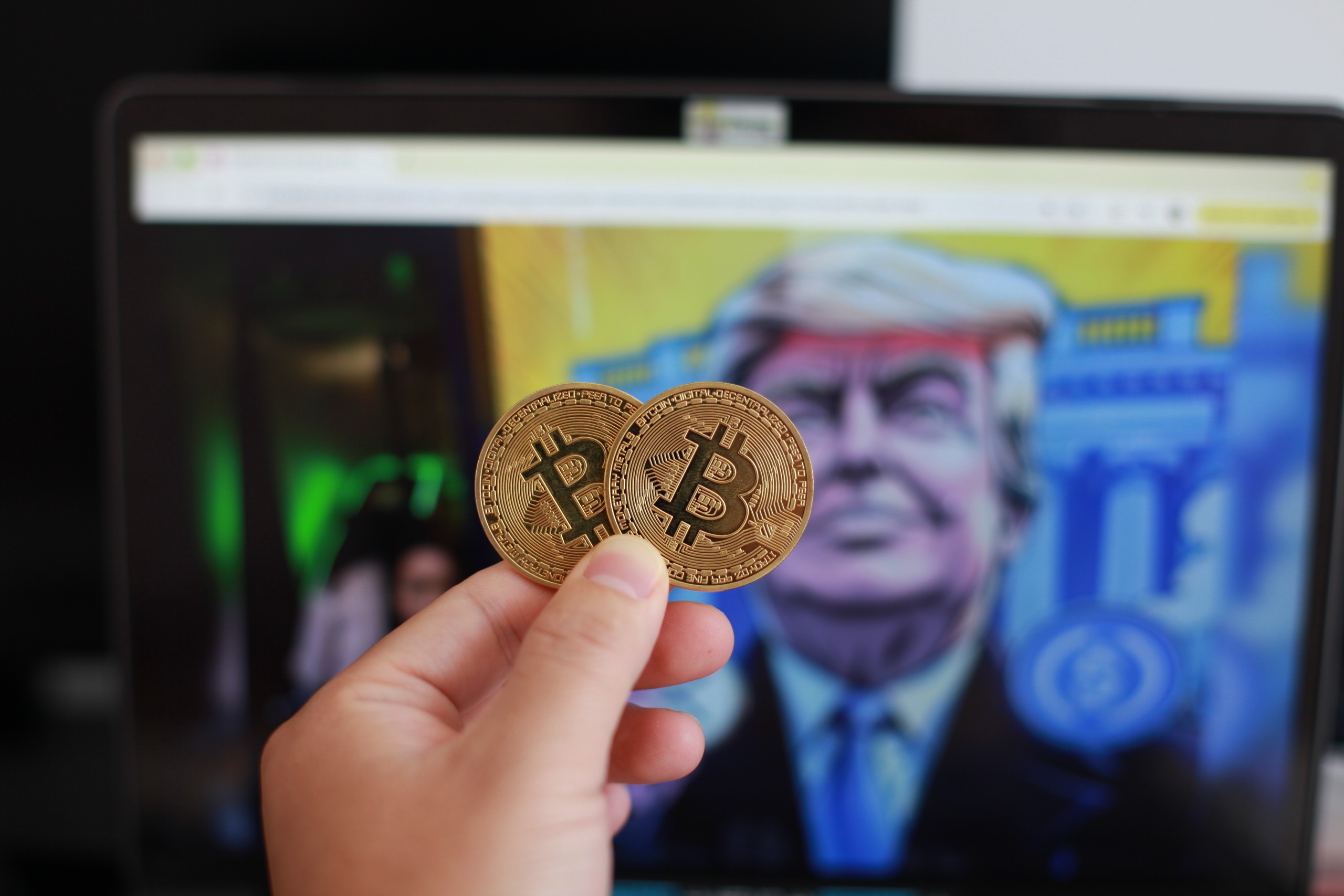 Dấu ấn của ông Trump sau một năm khuấy đảo thị trường tiền số  - Ảnh 1.