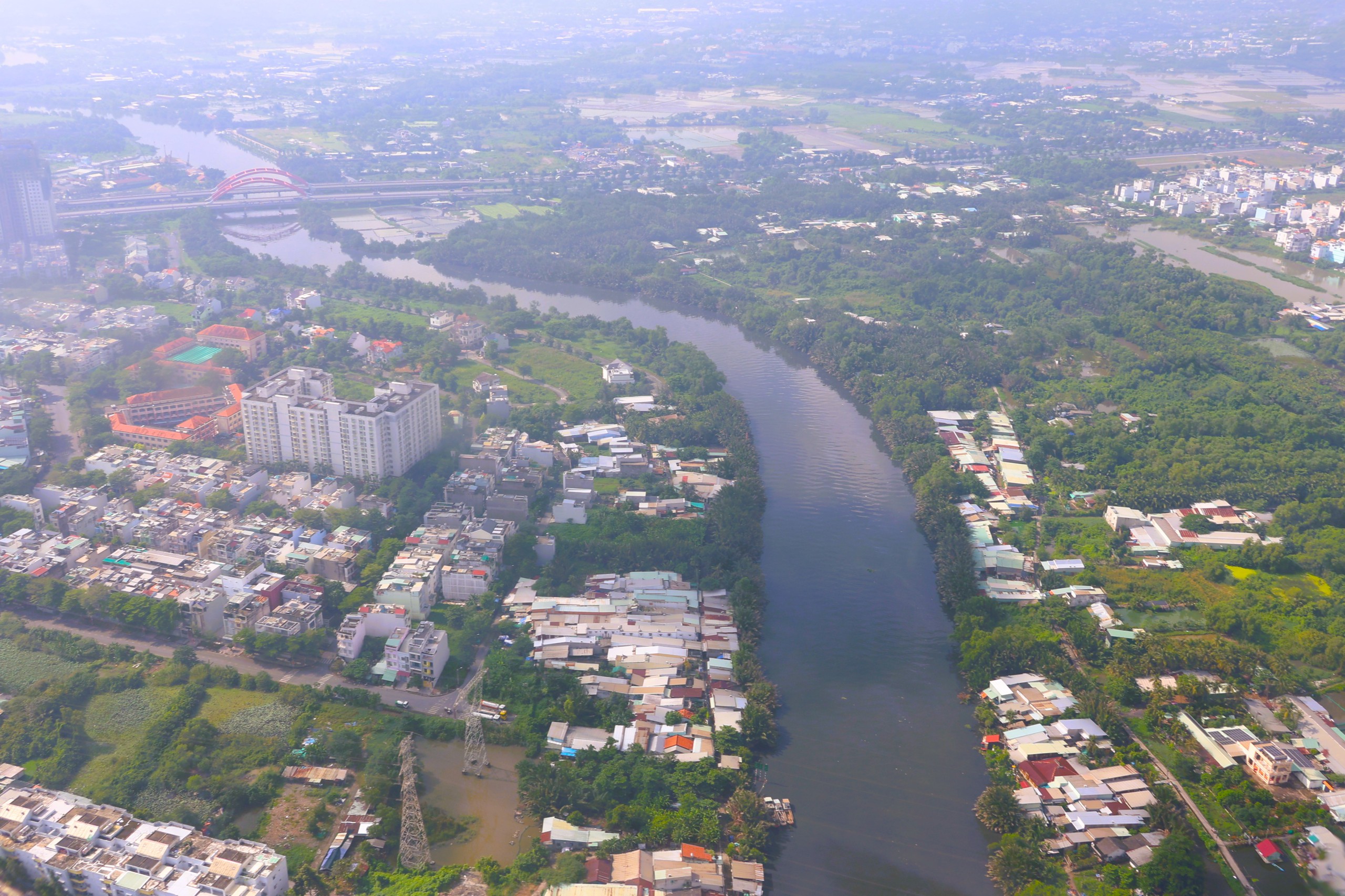 Phía tây nam TP. Hồ Chí Minh nhìn từ trực thăng quân sự - Ảnh 5.