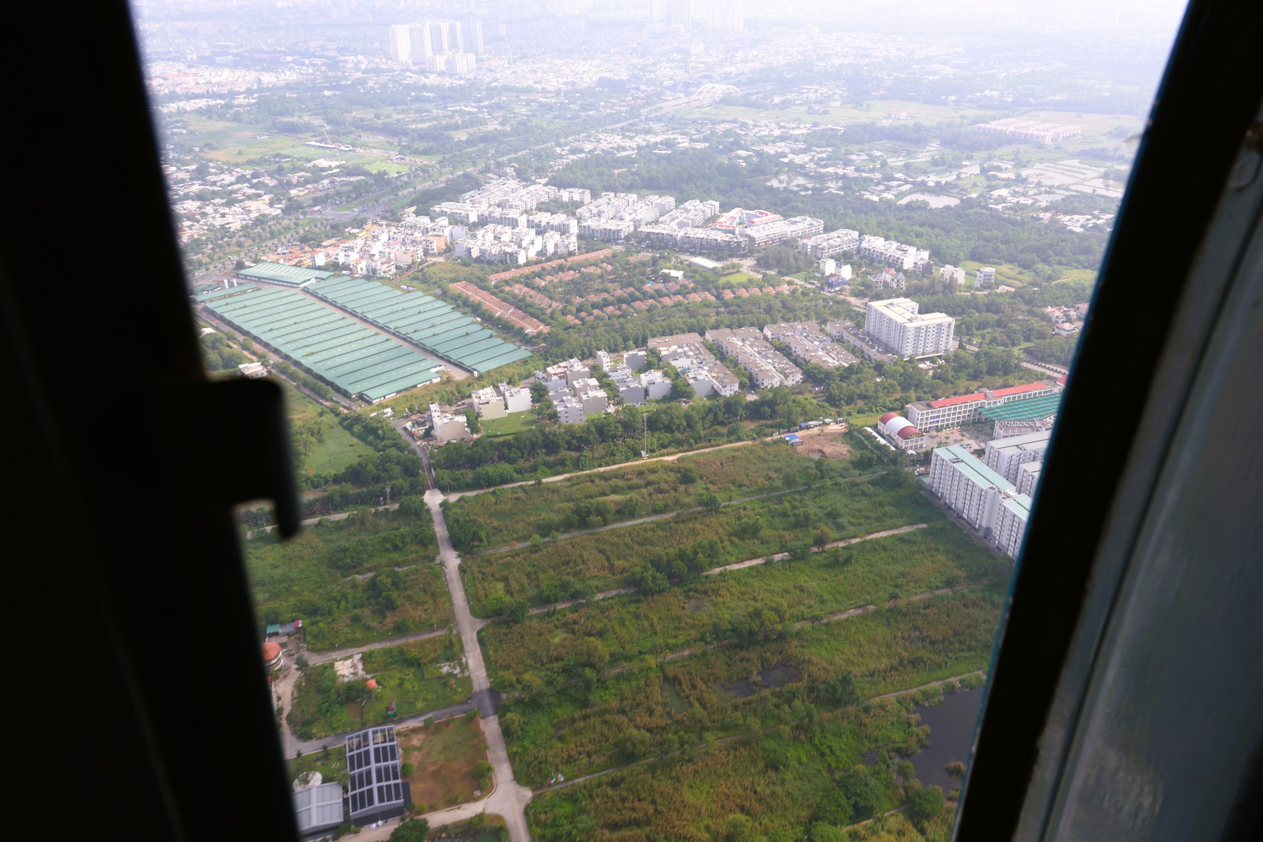 Phía tây nam TP. Hồ Chí Minh nhìn từ trực thăng quân sự - Ảnh 7.