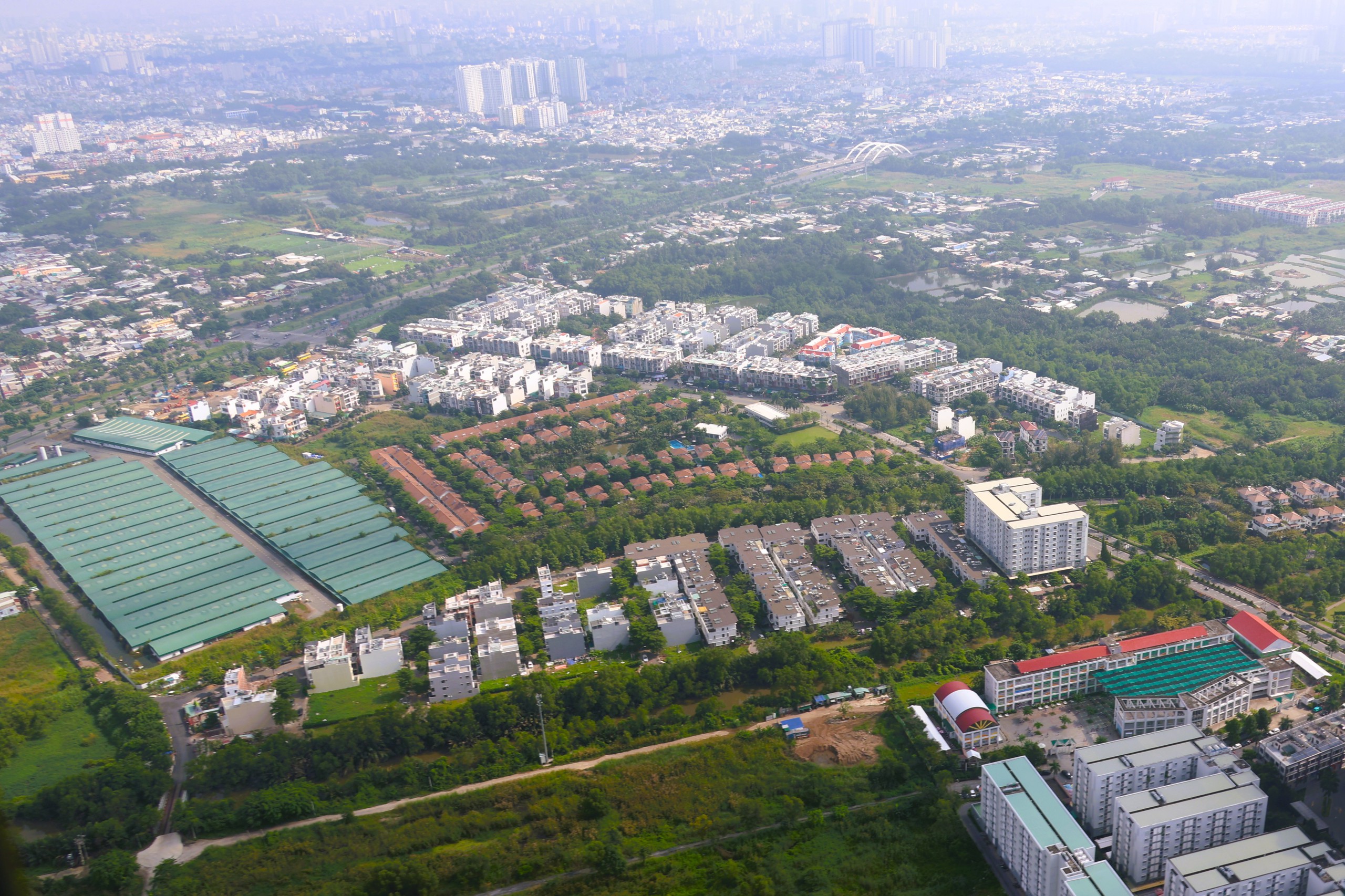 Phía tây nam TP. Hồ Chí Minh nhìn từ trực thăng quân sự - Ảnh 8.