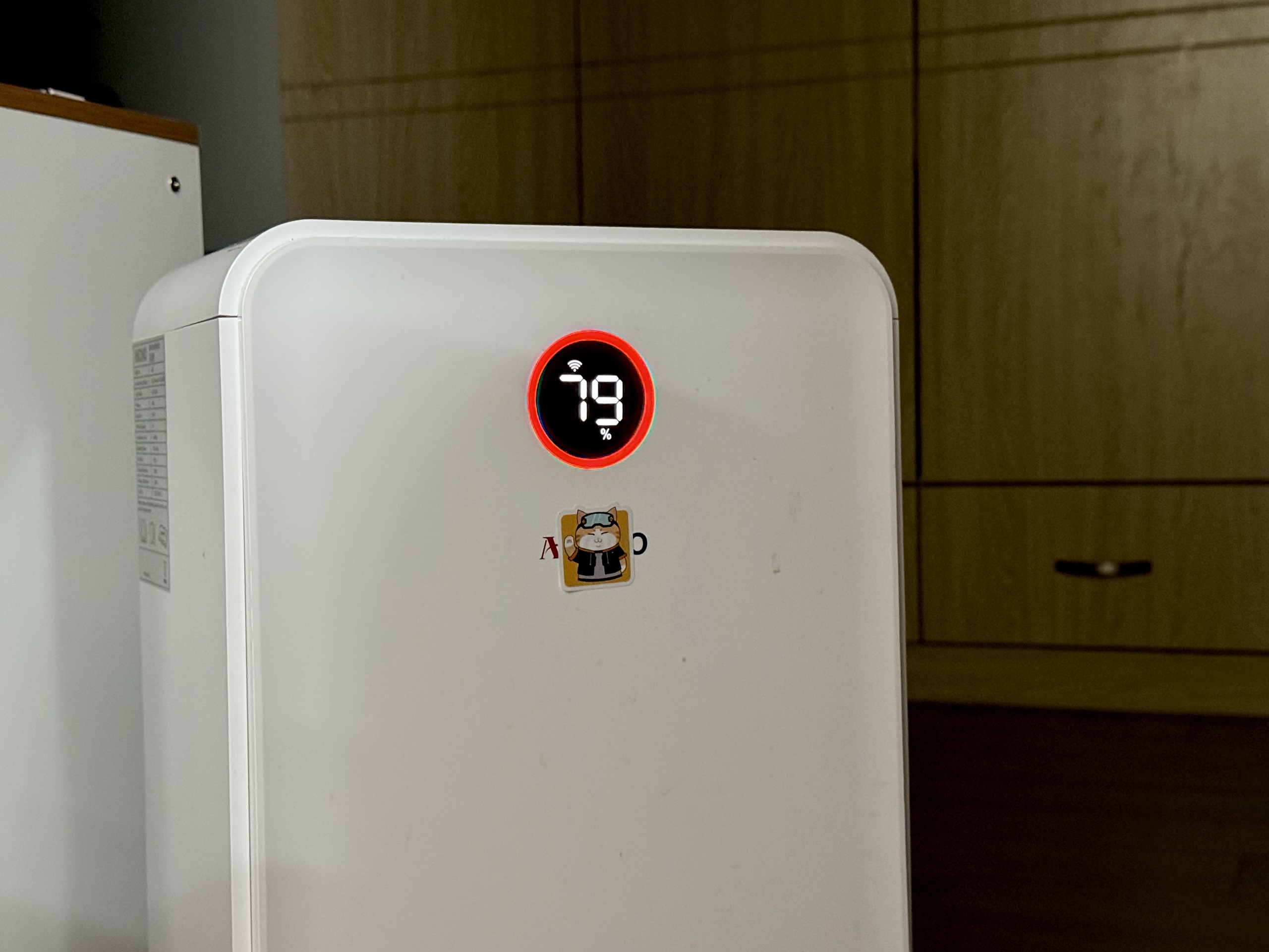 Thời tiết biến động, người miền Bắc tìm mua máy hút ẩm trái mùa - Ảnh 2.