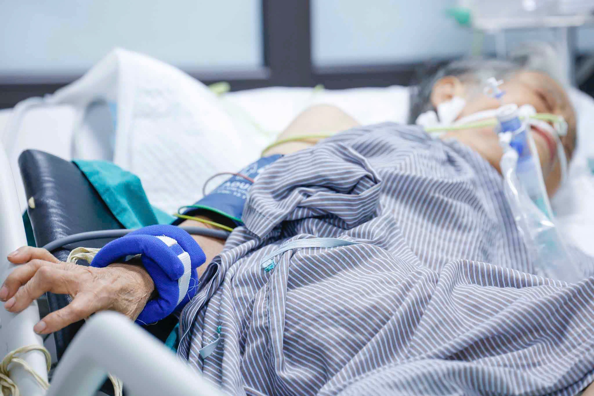 - Фото 1. Thách thức lớn khi mức sinh giảm, già hóa dân số nhanh - Ảnh 1.