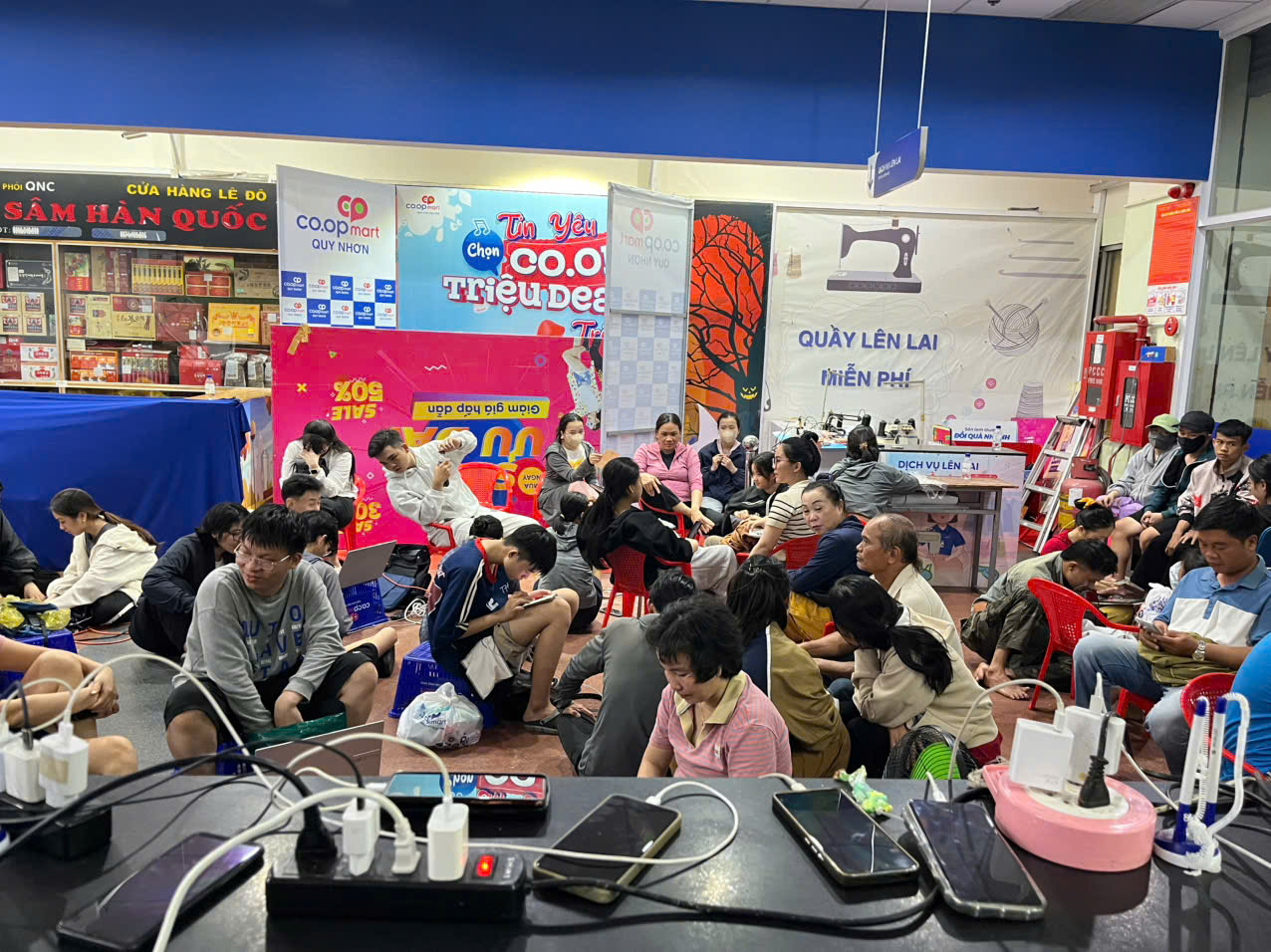 Saigon Co.op khẩn cấp hỗ trợ hàng chục tấn hàng thiết yếu,tiếp sức người dân vùng bão lũ- Ảnh 7.