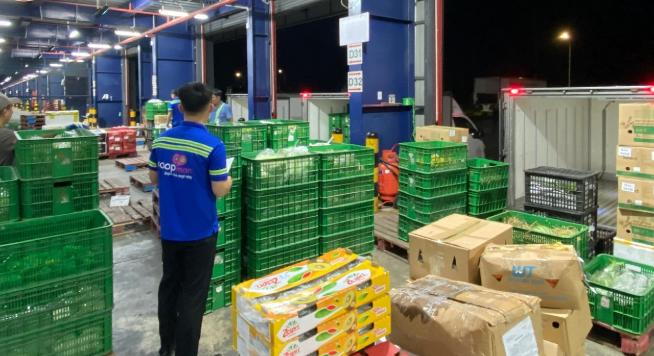 Saigon Co.op khẩn cấp hỗ trợ hàng chục tấn hàng thiết yếu,tiếp sức người dân vùng bão lũ- Ảnh 5.