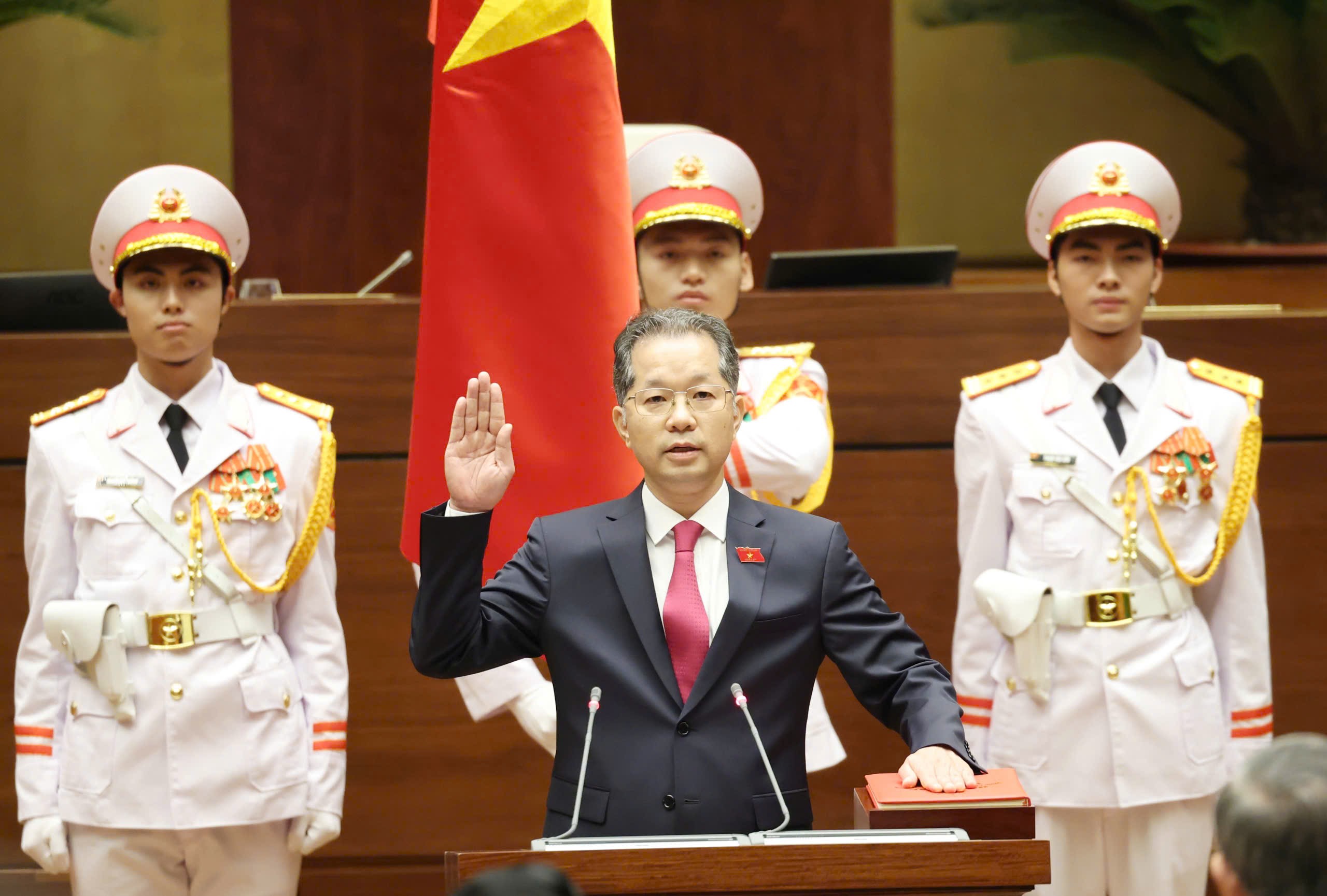 Ông Nguyễn Văn Quảng được Quốc hội bầu làm Chánh án TAND tối cao - Ảnh 1.