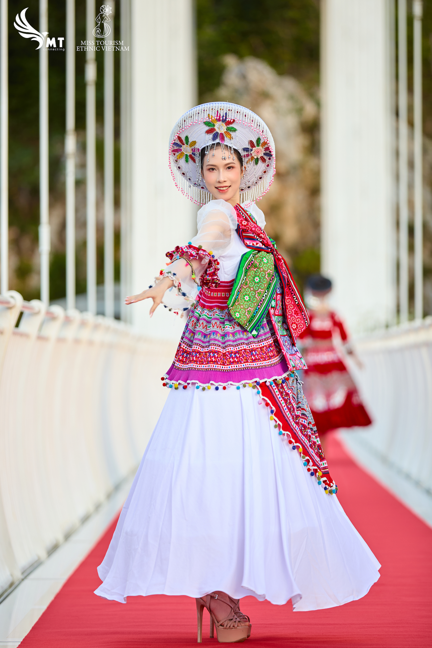 Dàn thí sinh Hoa hậu Du lịch Dân tộc Việt Nam trình diễn áo tắm nóng bỏng- Ảnh 9. Dàn thí sinh Hoa hậu Du lịch Dân tộc Việt Nam trình diễn áo tắm nóng bỏng- Ảnh 9.