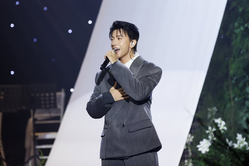 S.T Sơn Thạch tiết lộ từng 'trốn viện' để đi diễn đám cưới  - Ảnh 1.