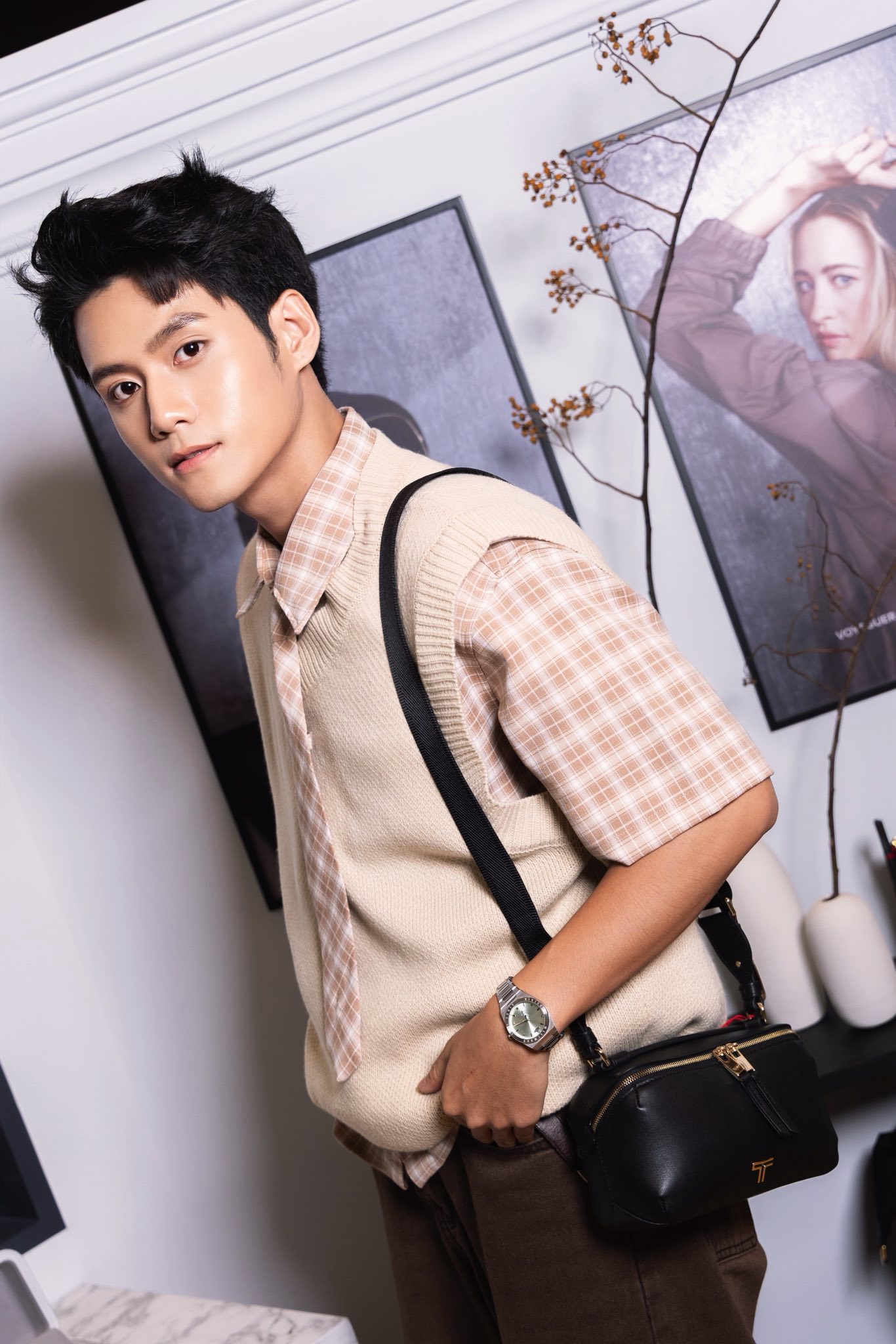 Đình Khang 'Mưa đỏ' nói gì trước những clip đùa giỡn trên mạng? - Ảnh 1.