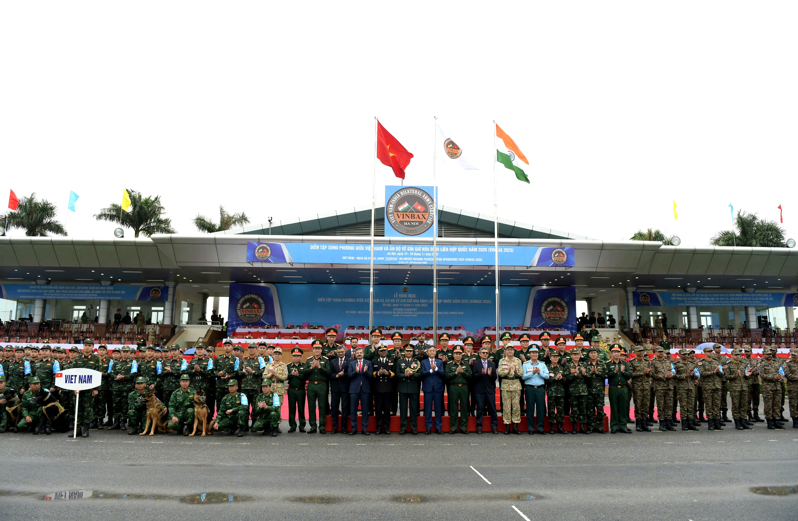 - Foto 5. - Ảnh 5.