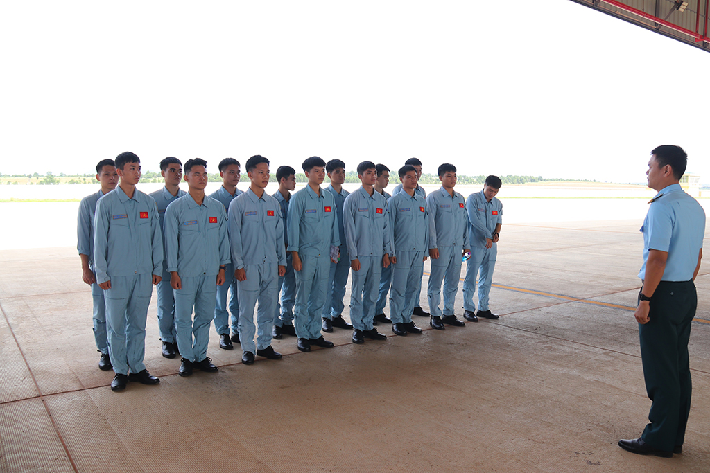 Nơi giấc mơ phi công cất cánh tại sân bay Phan Thiết - Ảnh 1. Nơi giấc mơ phi công cất cánh tại sân bay Phan Thiết - Ảnh 1.