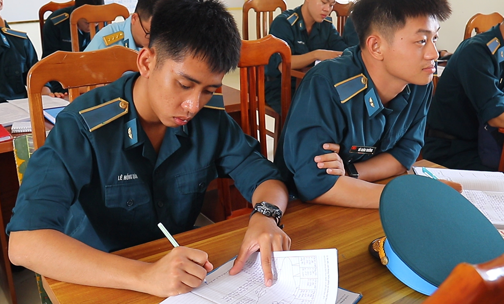 Nơi giấc mơ phi công cất cánh tại sân bay Phan Thiết - Ảnh 4. Nơi giấc mơ phi công cất cánh tại sân bay Phan Thiết - Ảnh 4.