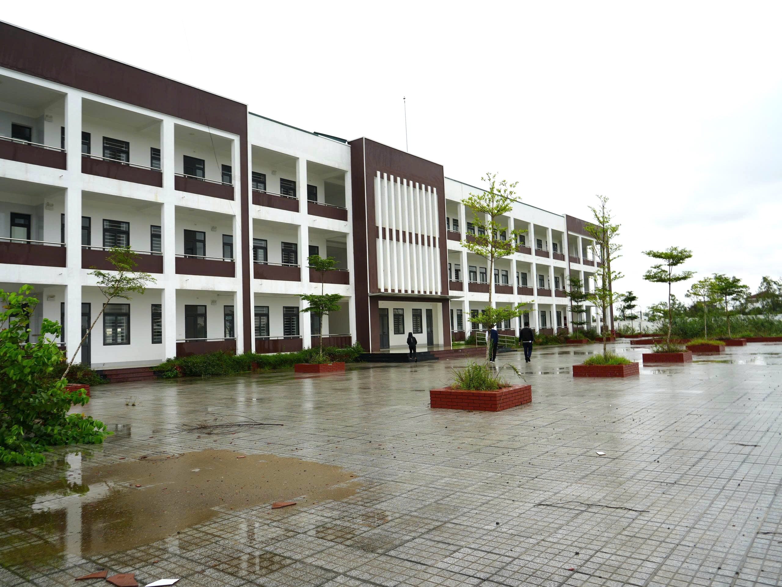 Nhà, trường xây xong để… 'đắp chiếu'- Ảnh 3. Nhà, trường xây xong để… 'đắp chiếu'- Ảnh 3.