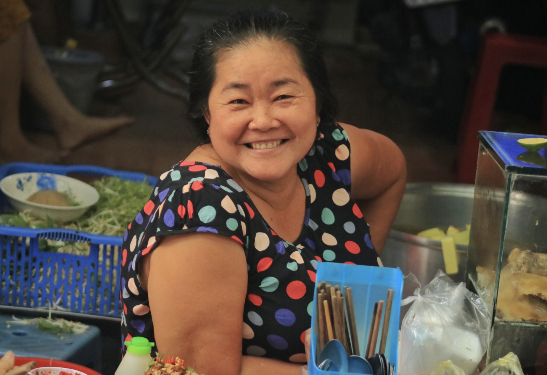 Bất ngờ về những quán ăn nổi tiếng TP.HCM có bà chủ… 'độc thân vui tính!' - Ảnh 1.