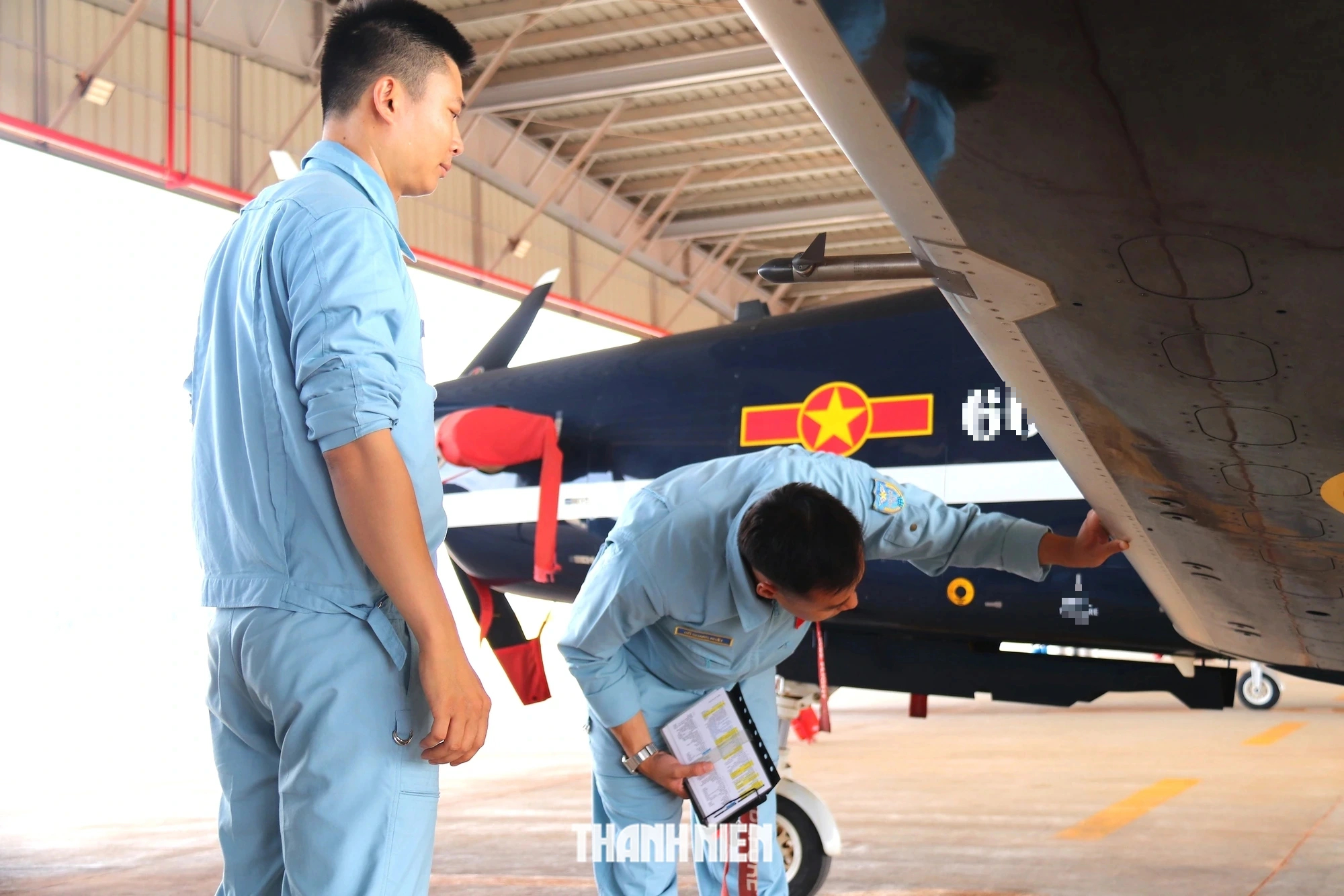 Cận cảnh Trung đoàn 920 đào tạo phi công ở sân bay Phan Thiết- Ảnh 5.