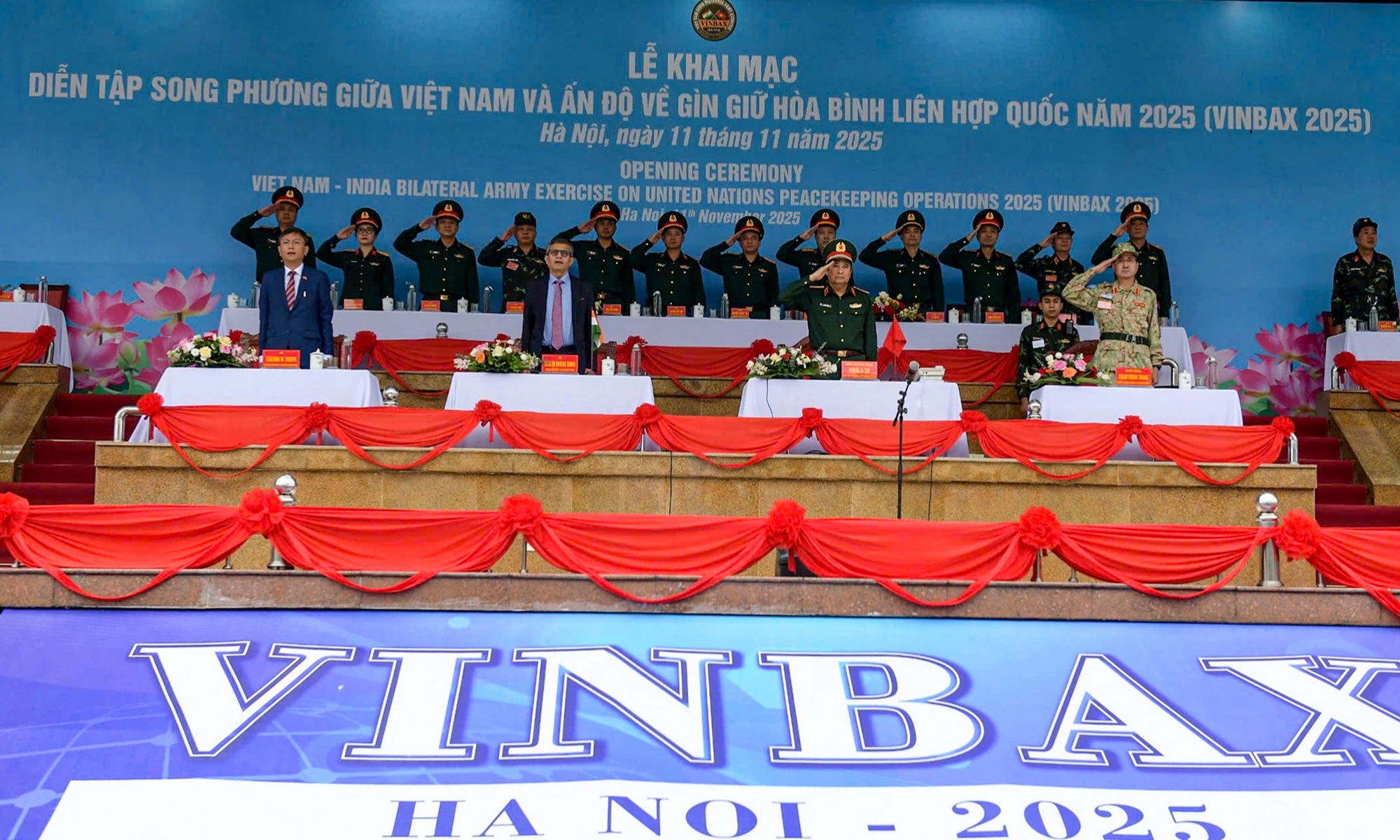 - Foto 1. Quân đội Việt Nam và Ấn độ diễn tập gìn giữ hòa bình Liên Hiệp Quốc - Ảnh 1.