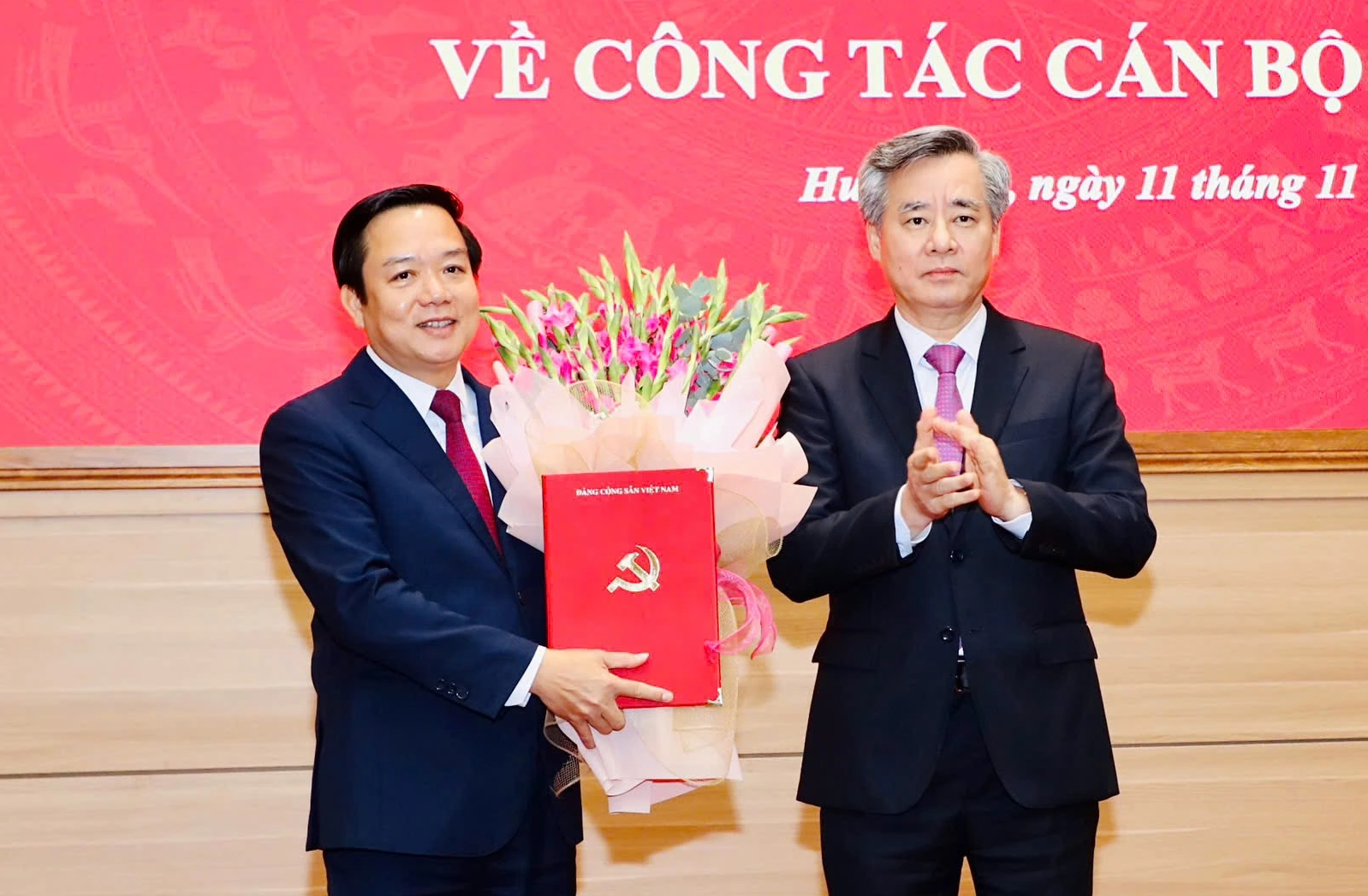 Điều động Chủ tịch UBND tỉnh Ninh B&igrave;nh l&agrave;m Ph&oacute; b&iacute; thư Tỉnh ủy Hưng Y&ecirc;n - Ảnh 1.