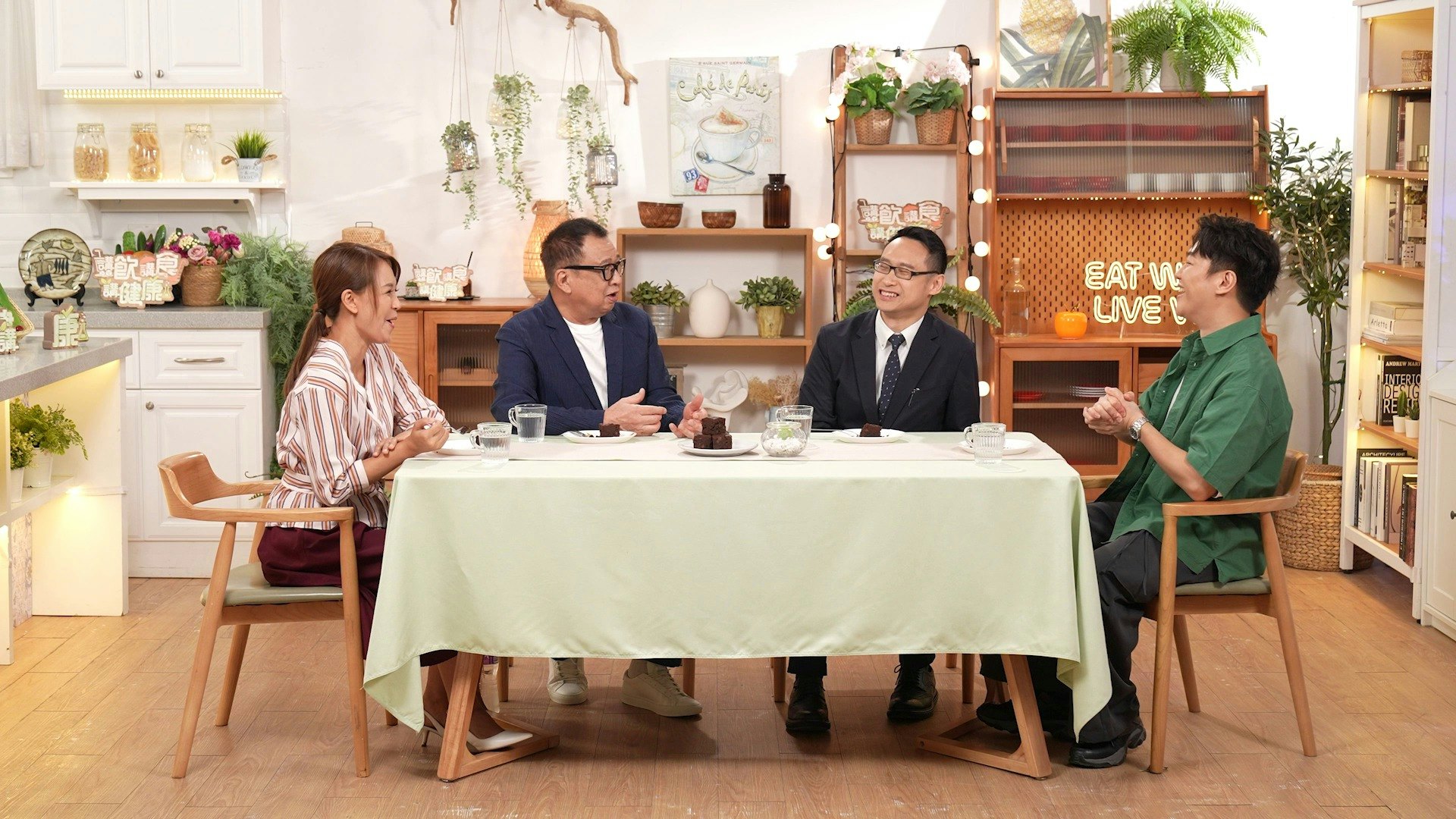 Hứa Thiệu Hùng âm thầm chữa ung thư, phải cắt bỏ thận trước khi qua đời - Ảnh 1.