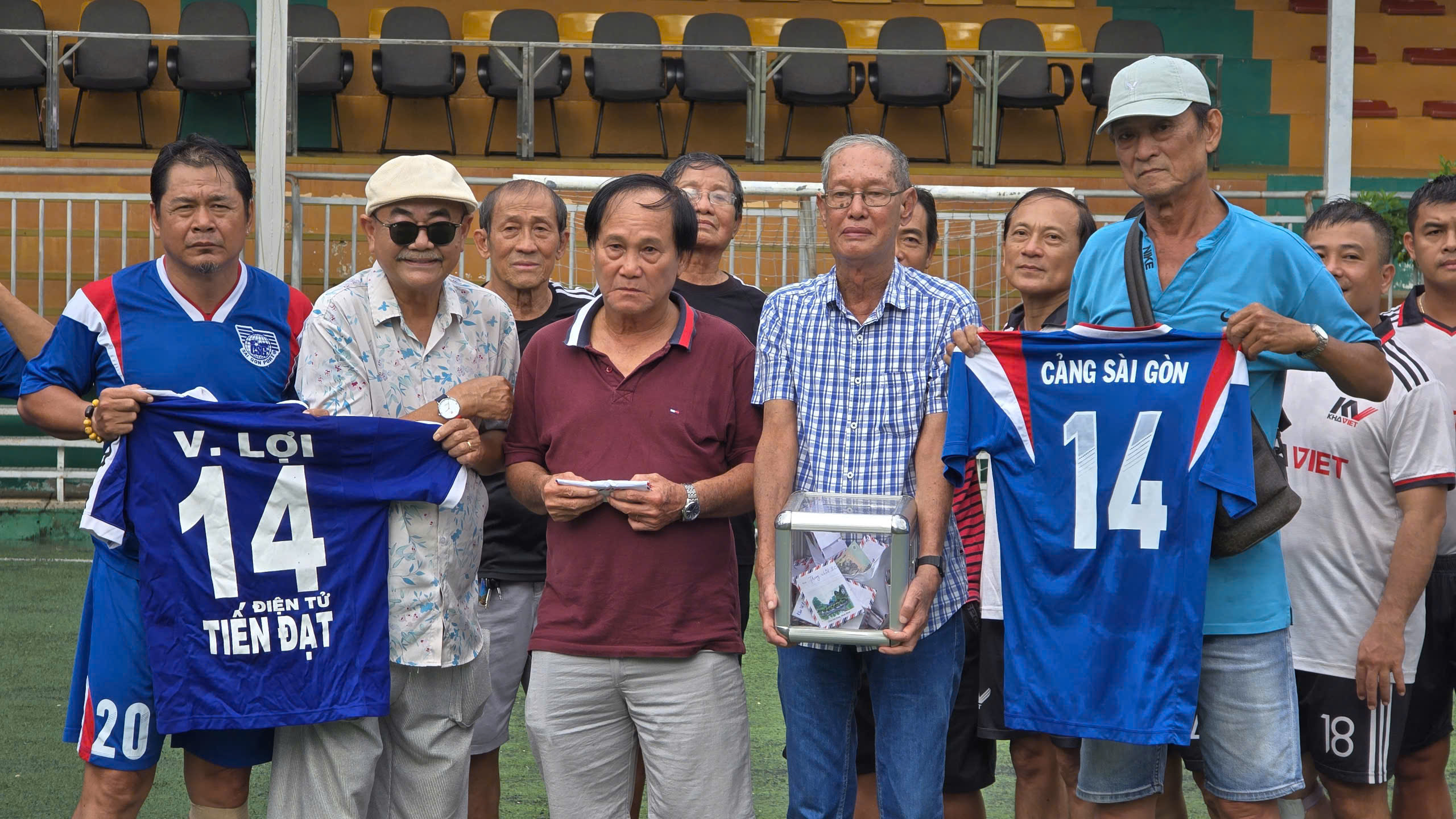 Cựu Vua phá lưới bóng đá Việt Nam, 'Tiếu già' Hồ Văn Lợi không còn nữa- Ảnh 8. Cựu Vua phá lưới bóng đá Việt Nam, 'Tiếu già' Hồ Văn Lợi không còn nữa- Ảnh 8.