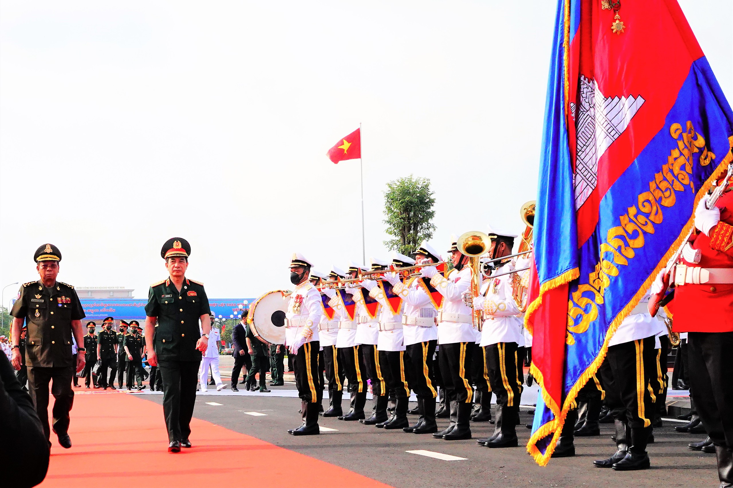 Giao lưu hữu nghị quốc phòng biên giới Việt Nam - Campuchia lần 2 có gì mới? - Ảnh 3.