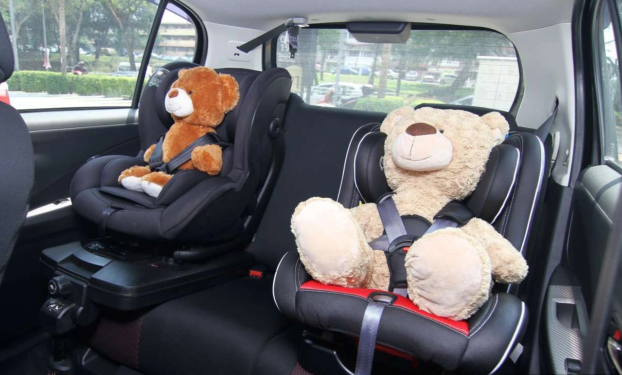 Những điều cần lưu ý khi lắp ghế an toàn bảo vệ trẻ em trên ô tô - Ảnh 2.
