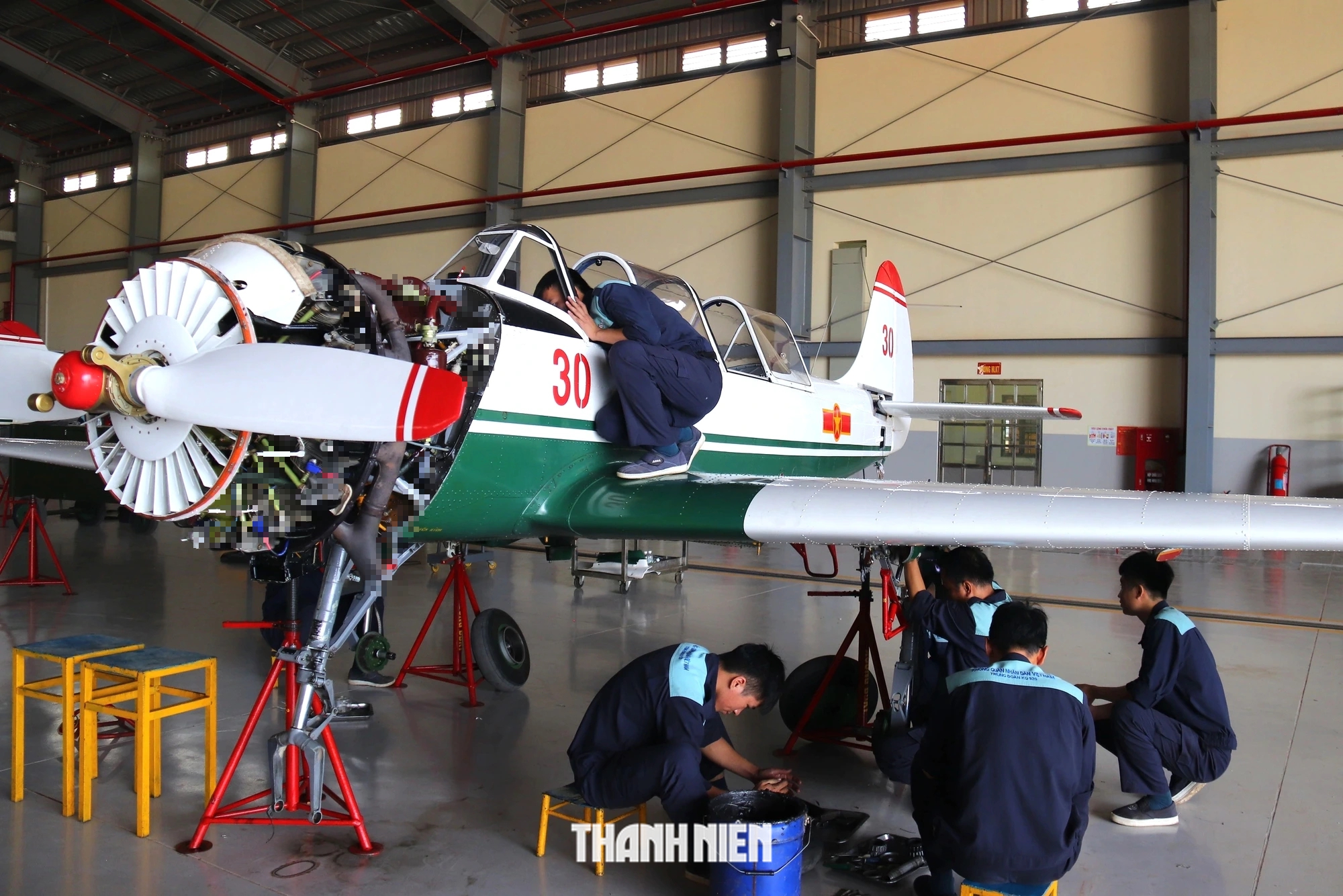 Cận cảnh Trung đoàn 920 đào tạo phi công ở sân bay Phan Thiết- Ảnh 3.