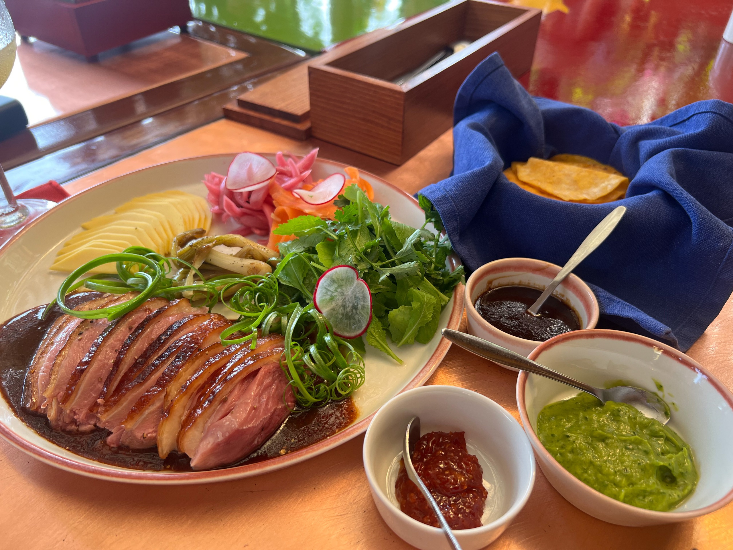 Ngộ độc thực phẩm do vi khuẩn Salmonella: Kẻ xâm nhập thầm lặng trong bữa ăn - Ảnh 2.