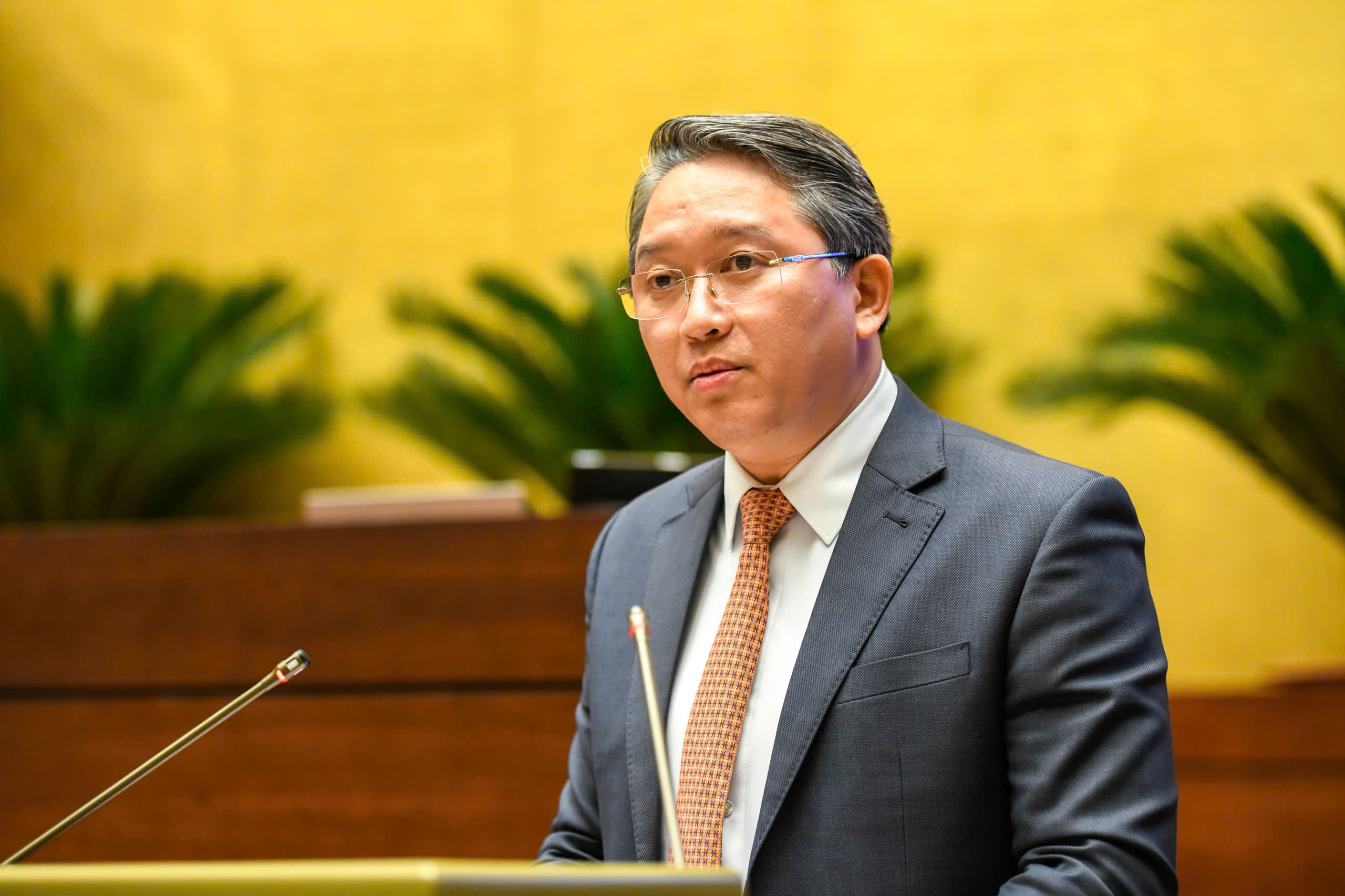 Vụ Vạn Thịnh Phát: 'Ấn một nút là chuyển 8.000 tỉ vào tài khoản 40.000 trái chủ'- Ảnh 2. Vụ Vạn Thịnh Phát: 'Ấn một nút là chuyển 8.000 tỉ vào tài khoản 40.000 trái chủ'- Ảnh 2.