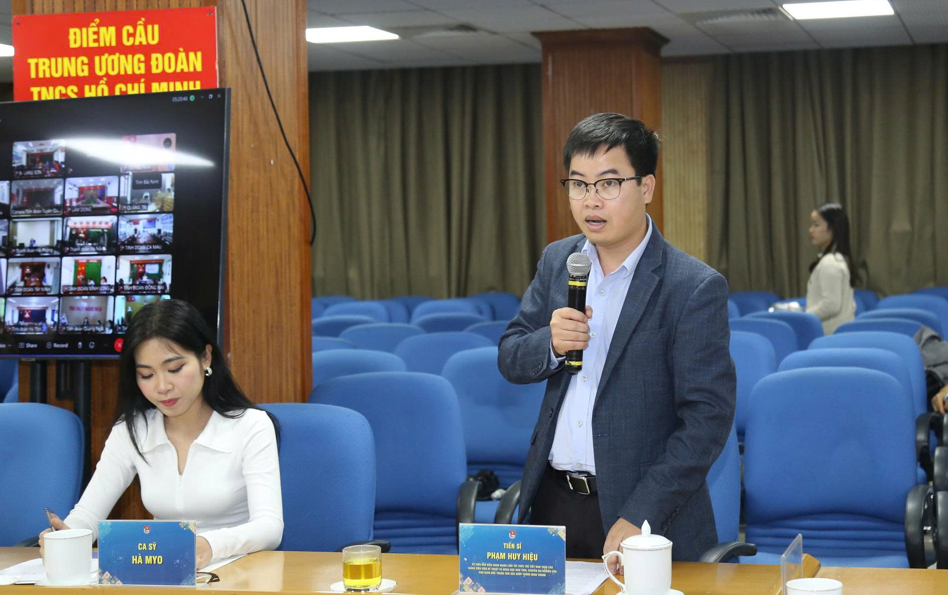 ความเชื่อมั่นส่งถึงพรรค : เสียงแห่งความรับผิดชอบของคนรุ่นใหม่ต่อมาตุภูมิ - ภาพที่ 3 Niềm tin gửi Đảng: Tiếng nói trách nhiệm của người trẻ với Tổ quốc - Ảnh 3.