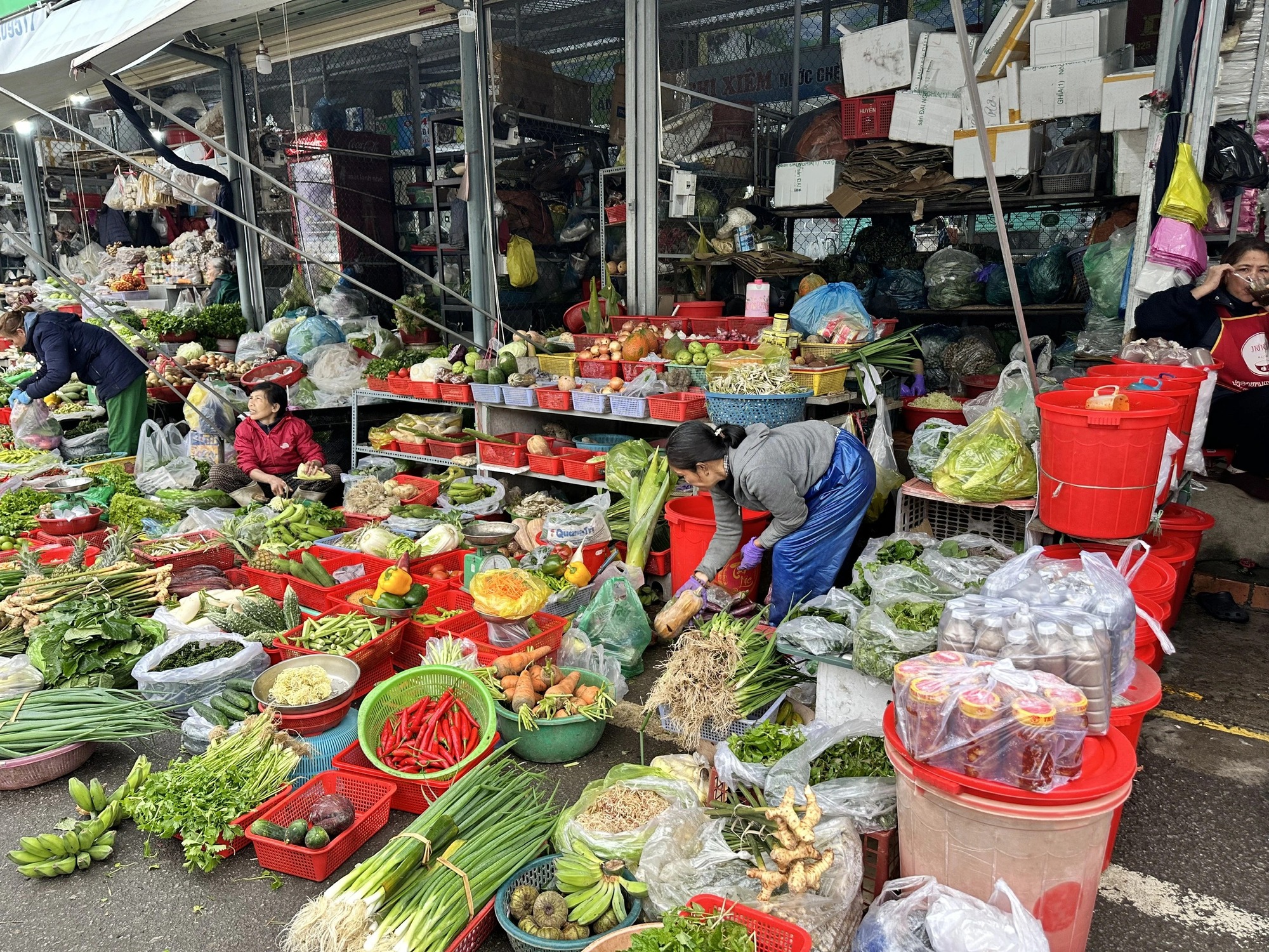 Giá rau củ tăng 'chóng mặt'- Ảnh 2. Giá rau củ tăng 'chóng mặt'- Ảnh 2.