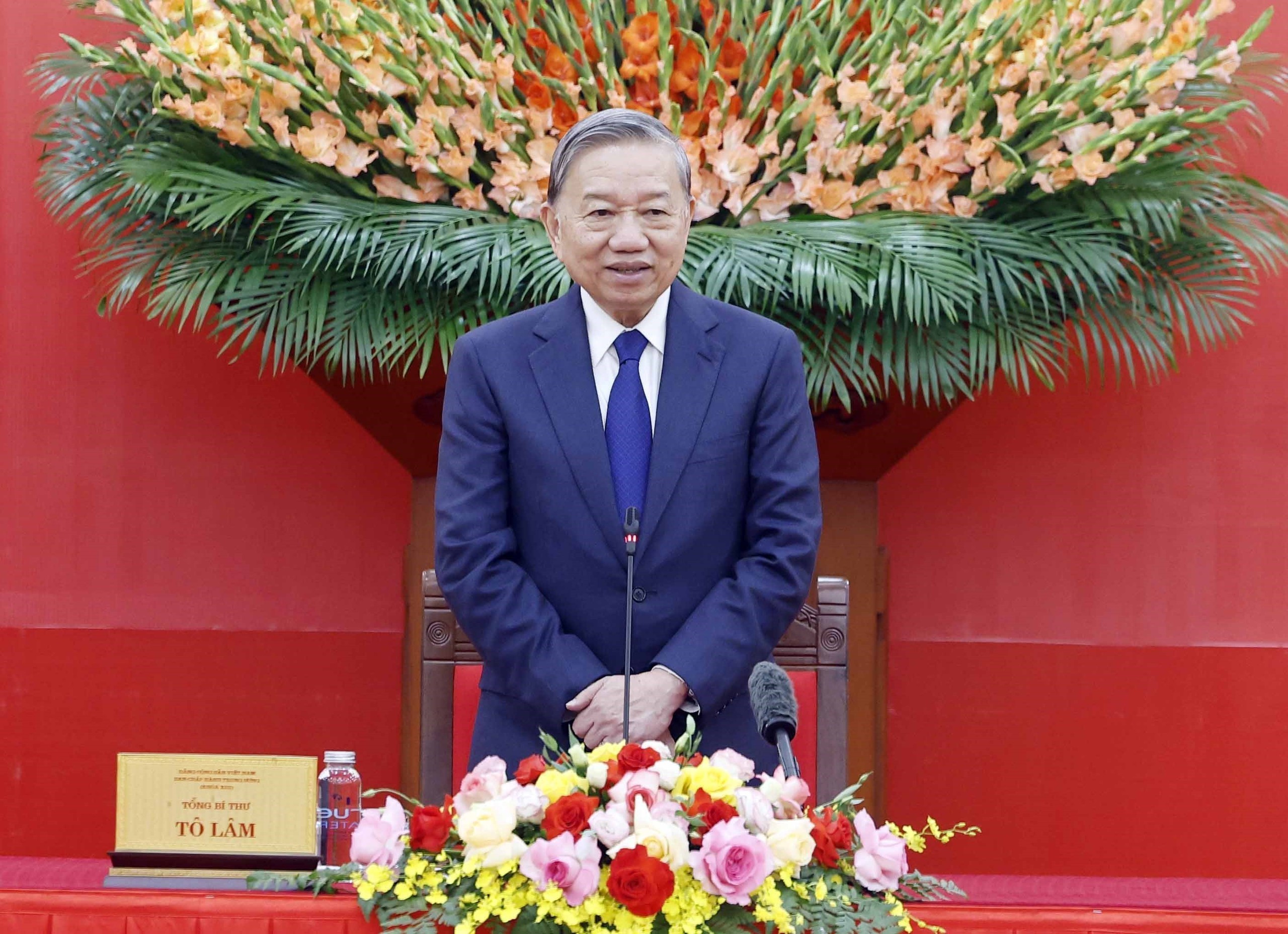 - Foto 2. - Ảnh 2.