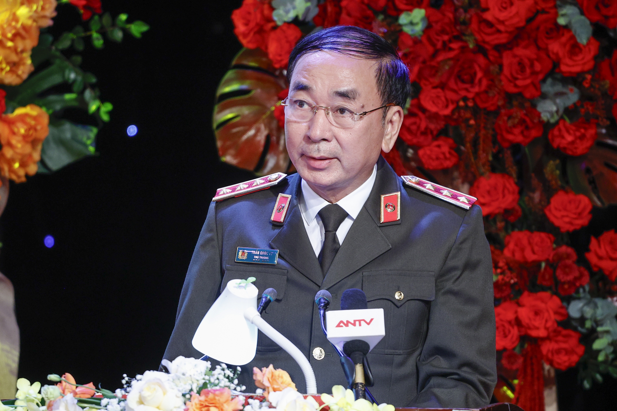 Trao giải cuộc thi viết về an ninh Tổ quốc do Bộ Công an tổ chức - Ảnh 1.