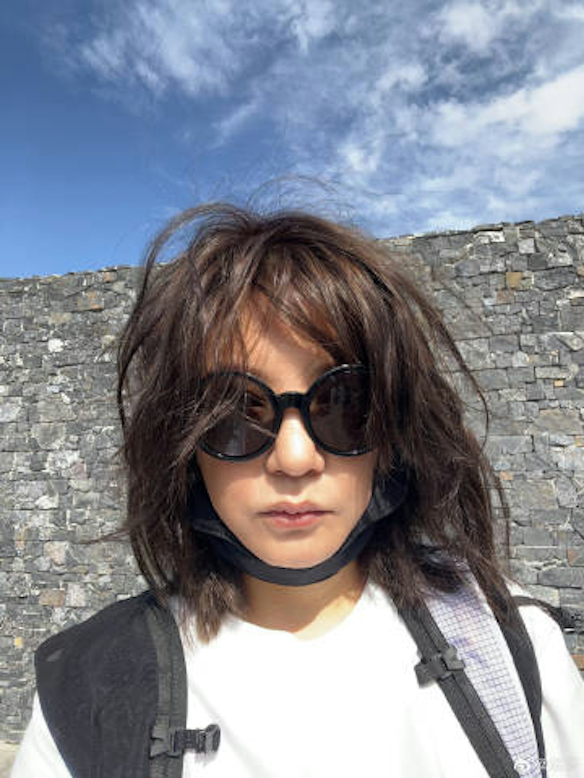 Triệu Vy 'đáp trả' tin đồn qua đời vì ung thư - Ảnh 3.