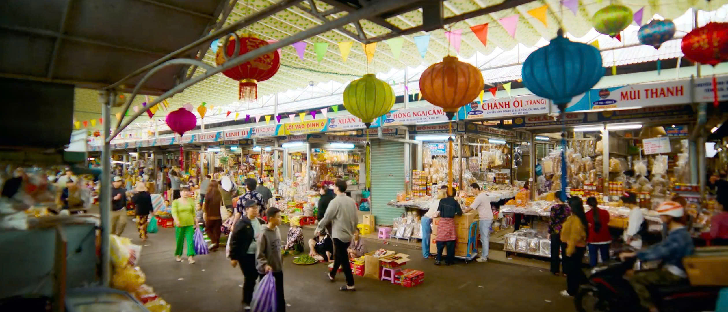 Khung cảnh Việt Nam xuất hiện trong bom tấn Netflix - Ảnh 2.