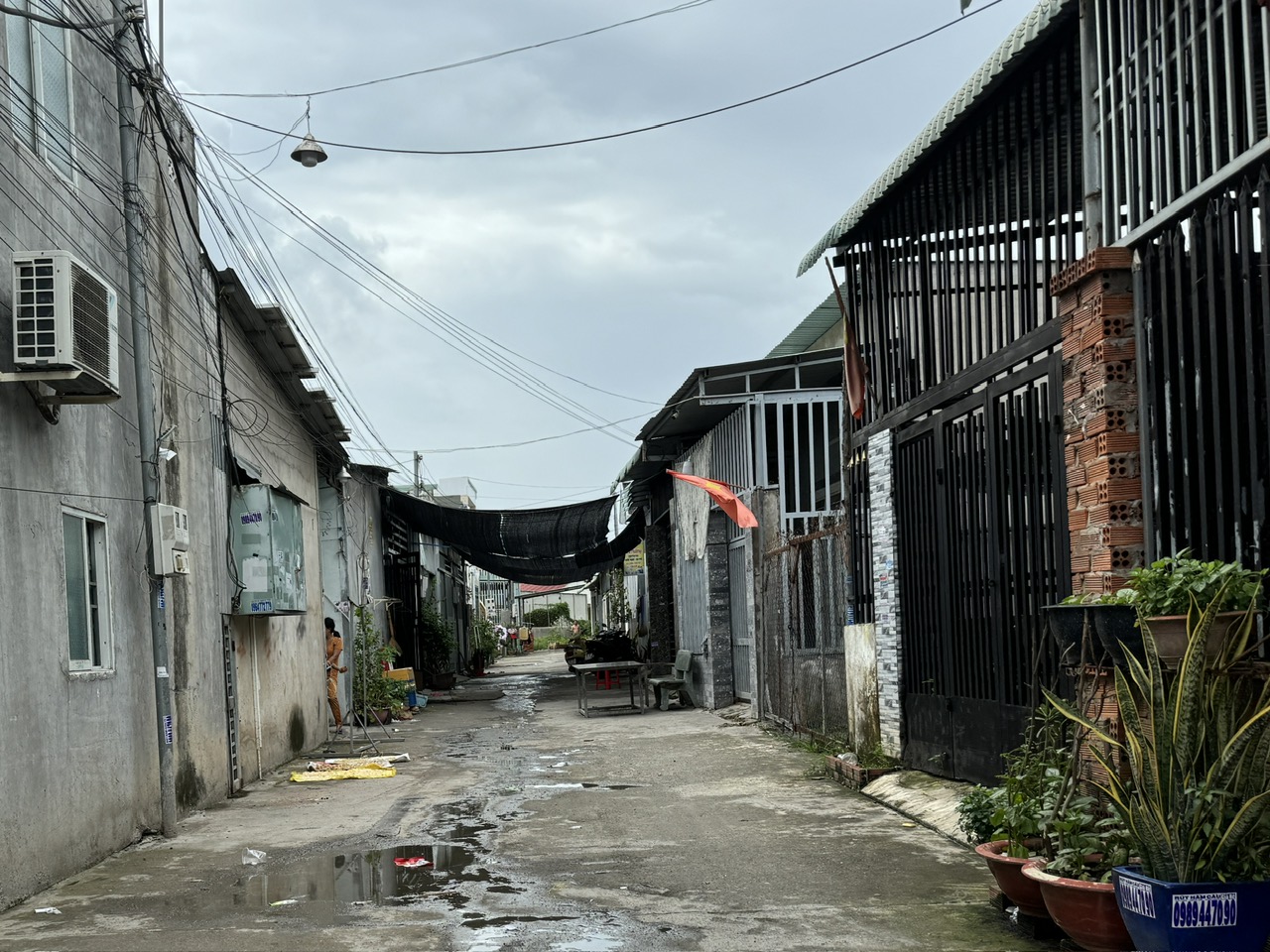 Công an TP.HCM xác định hiện trường xây nhà trái phép 48 căn ở phường Tân Khánh - Ảnh 2.