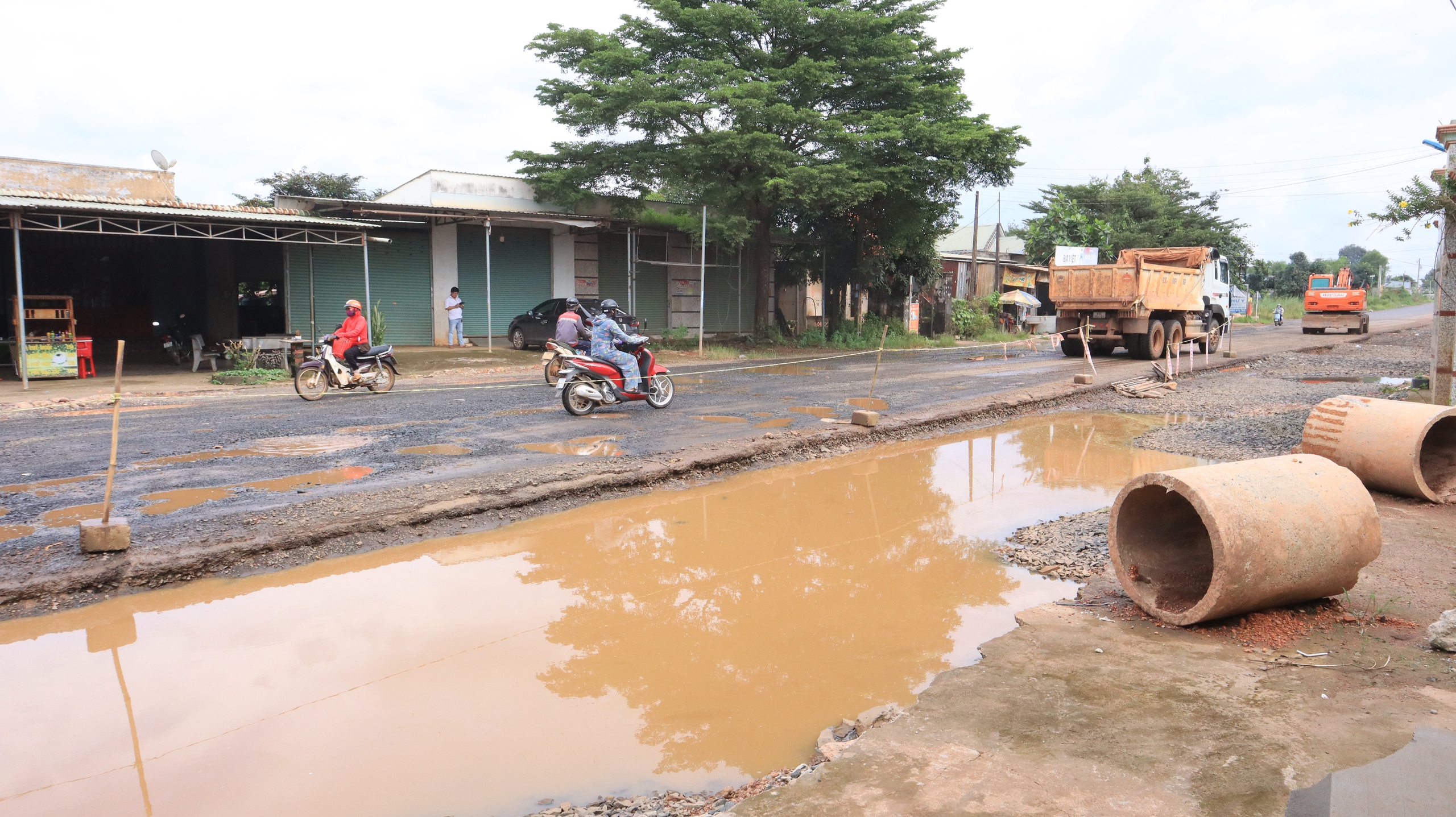 Vì sao dự án nâng cấp, mở rộng đường ĐT.753 chậm tiến độ? - Ảnh 1.