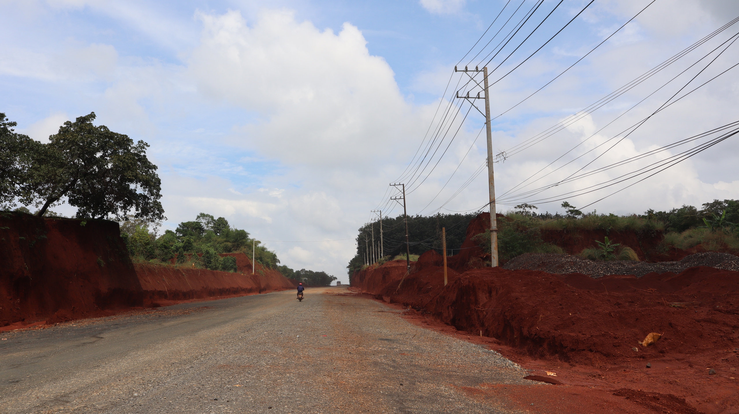 Vì sao dự án nâng cấp, mở rộng đường ĐT.753 chậm tiến độ? - Ảnh 16.