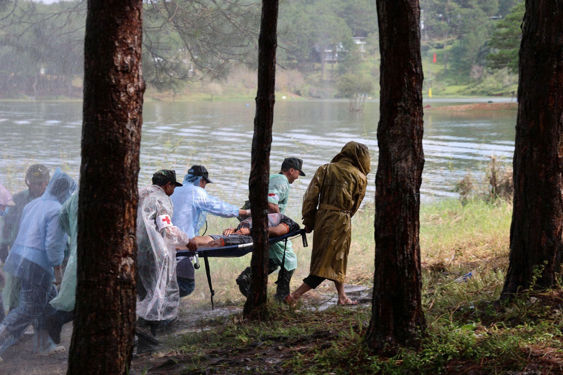 Lâm Đồng: 500 người tham gia diễn tập phòng thủ dân sự tại hồ Tuyền Lâm - Ảnh 8.