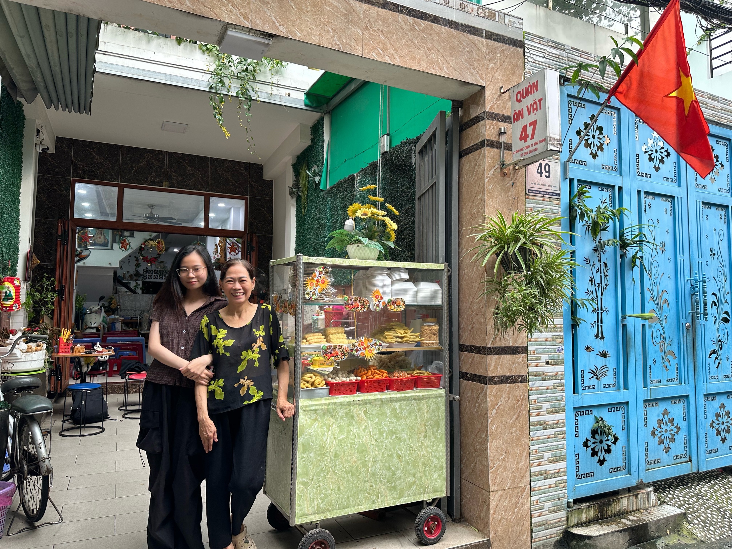 Quán ăn huyền thoại ở TP.HCM sắp đóng cửa: Lời chào bà chủ… 'đọc rap tính tiền' - Ảnh 2.