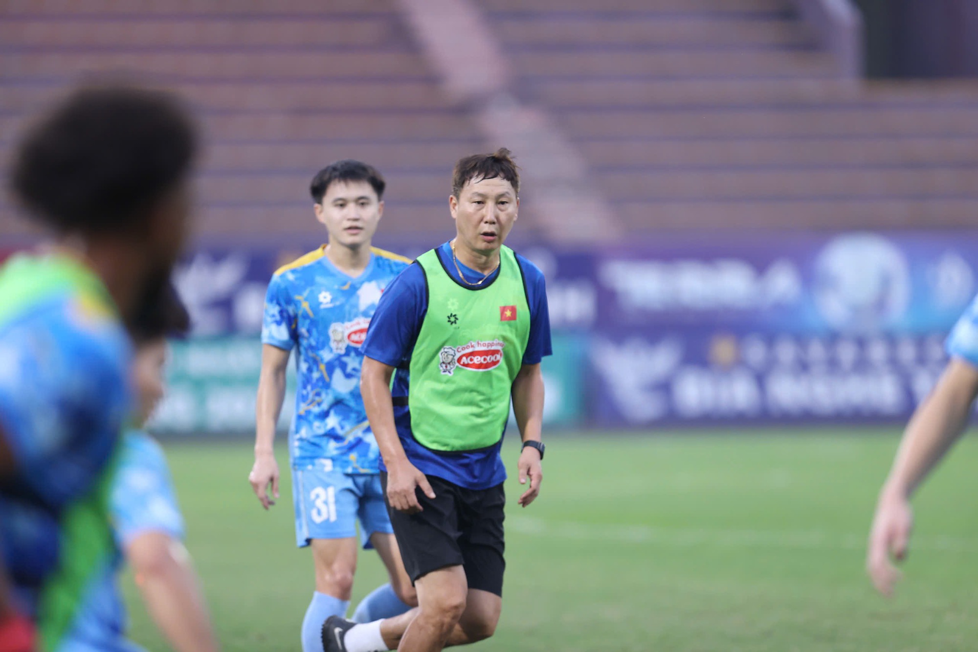 Giật mình giá vé xem Xuân Son và đội tuyển Việt Nam đấu chủ nhà Lào: Chỉ 13.000 đồng!- Ảnh 1.