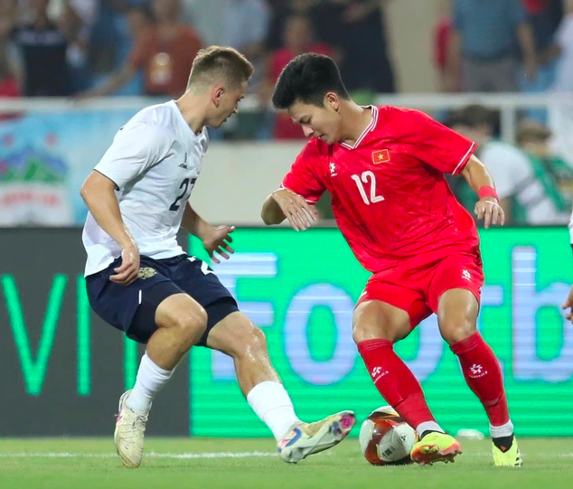 Va zbura echipa vietnameză pe „aripi” speciale, cândva favoritele regretatului Troussier? - Foto 1. Đội tuyển Việt Nam sẽ bay trên ‘đôi cánh’ đặc biệt, từng là trò cưng của cố nhân Troussier?
- Ảnh 1.