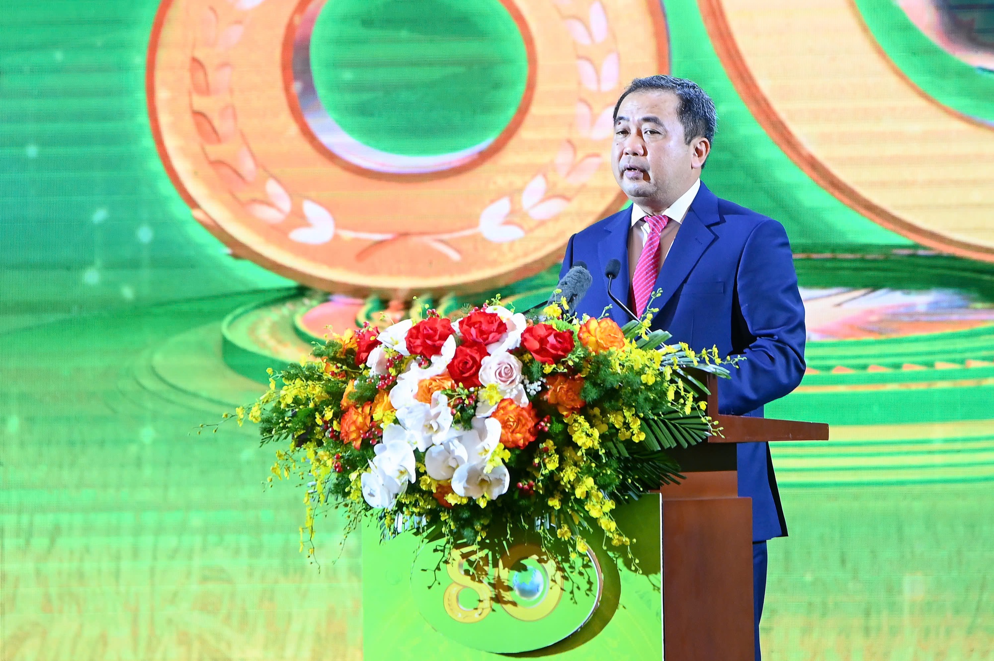 អគ្គលេខាធិការ To Lam៖ ការនាំចេញបច្ចេកវិទ្យាកសិកម្មដើម្បីរកប្រាក់បរទេស - រូបថត ២. Tổng Bí thư Tô Lâm: Xuất khẩu công nghệ nông nghiệp để thu về ngoại tệ- Ảnh 2.