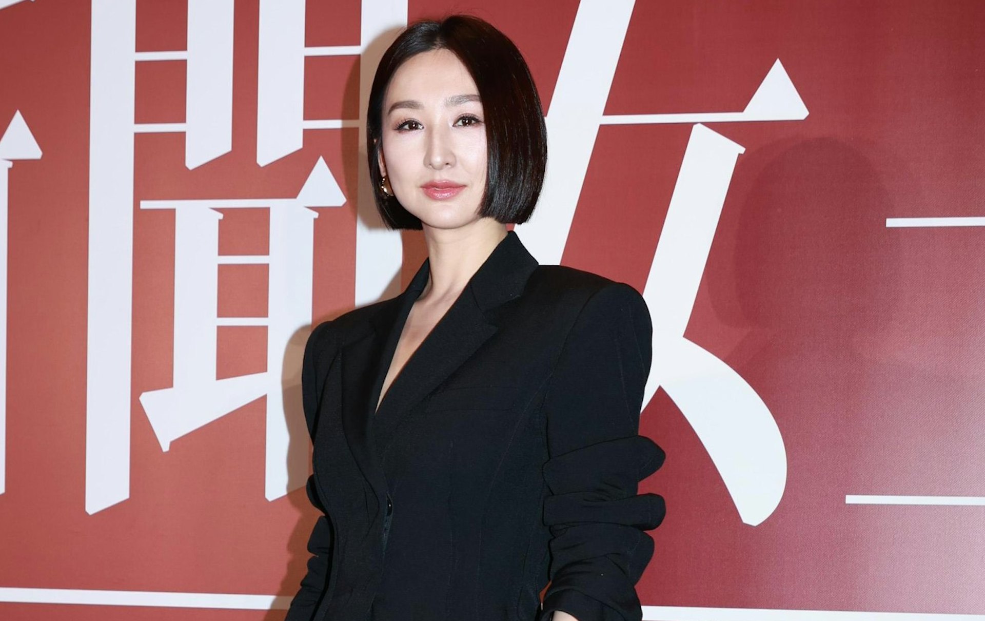 'Nữ thần gợi cảm' Cao Hải Ninh bị mạo danh lừa tình, lừa tiền - Ảnh 1.