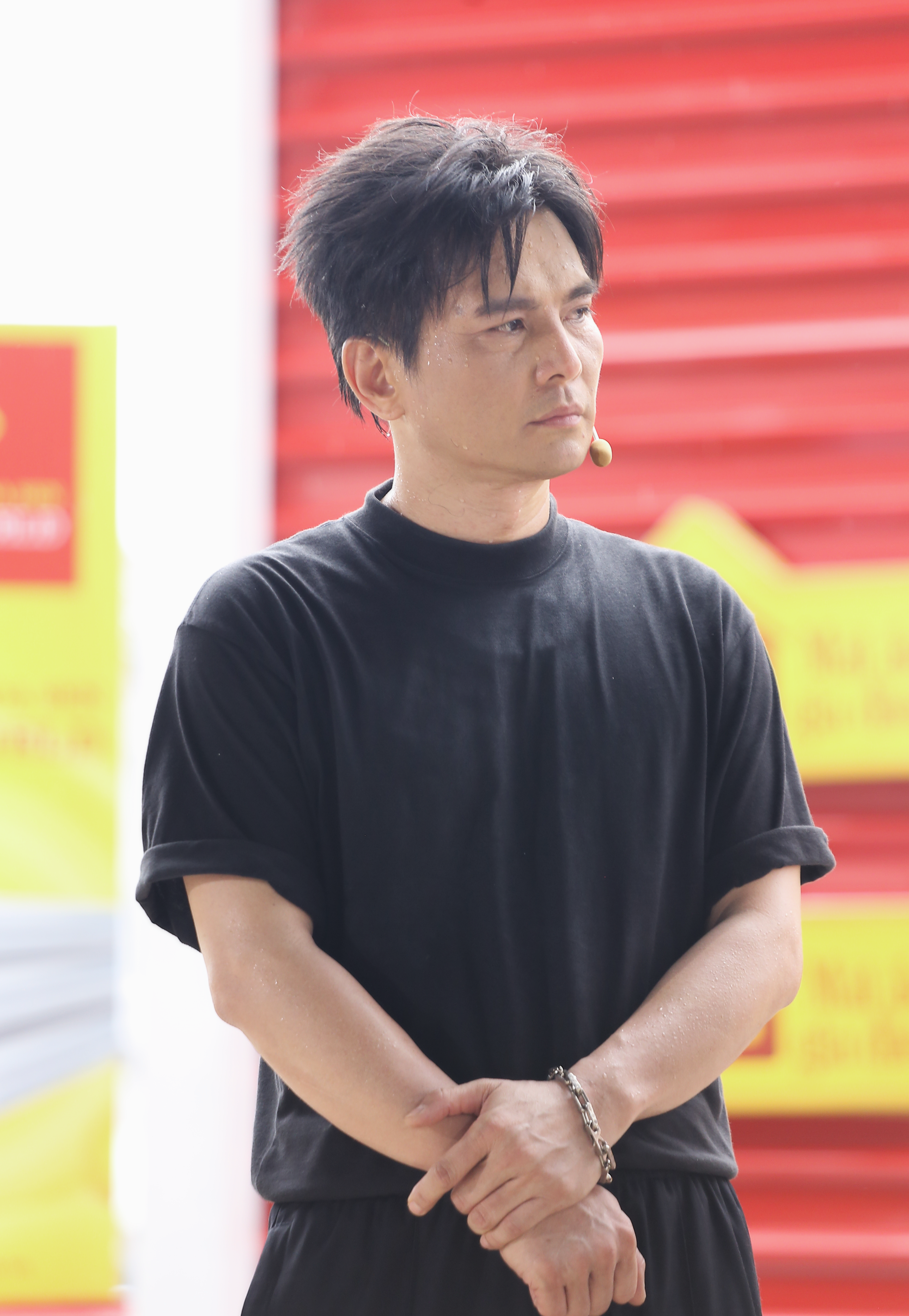 Ca sĩ Lâm Hùng nghẹn ngào nhắc về quá khứ- Ảnh 2. Ca sĩ Lâm Hùng nghẹn ngào nhắc về quá khứ- Ảnh 2.