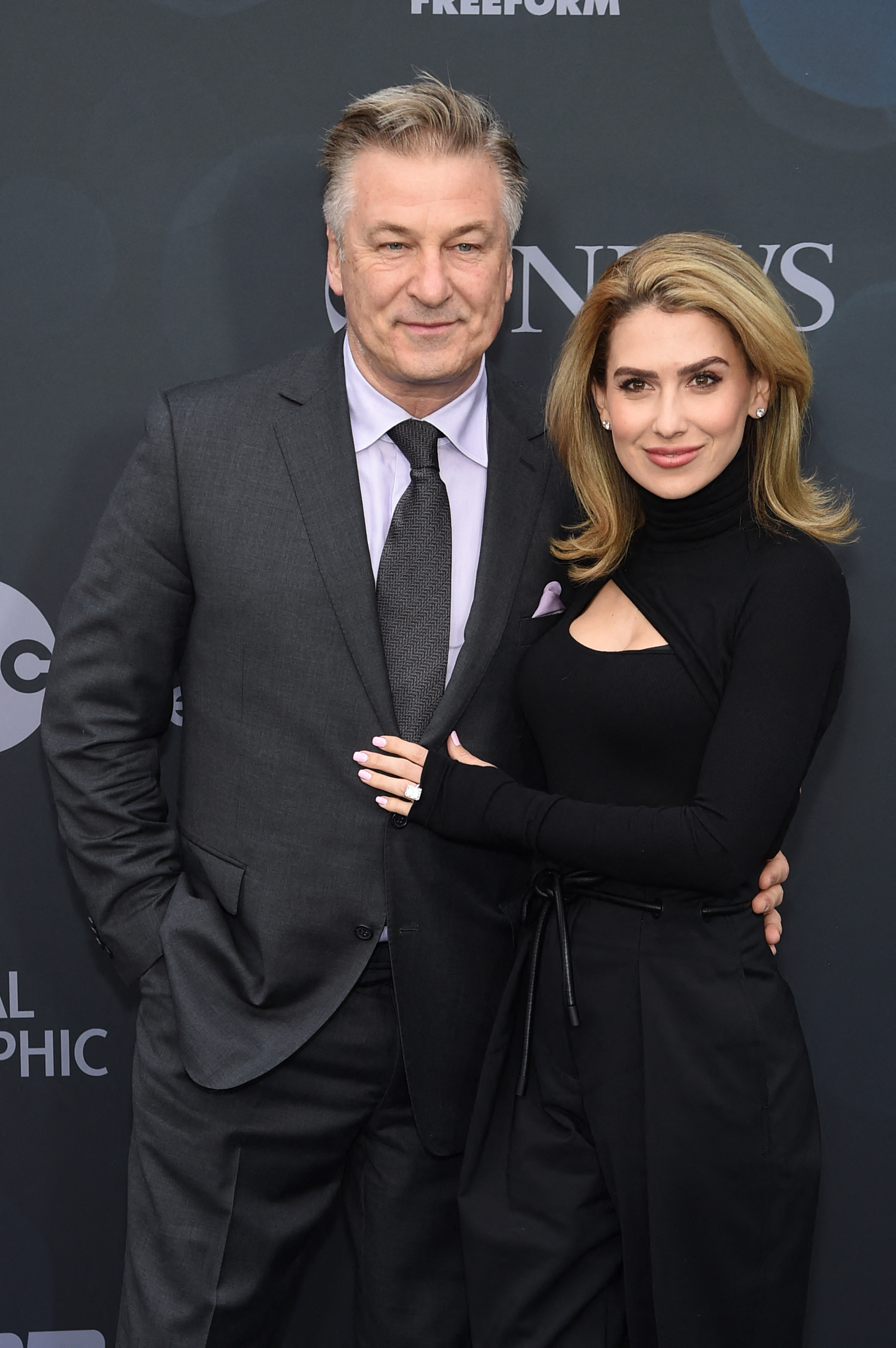 Vợ chồng Alec Baldwin phải trị liệu để duy trì cuộc hôn nhân lệch 26 tuổi - Ảnh 3.