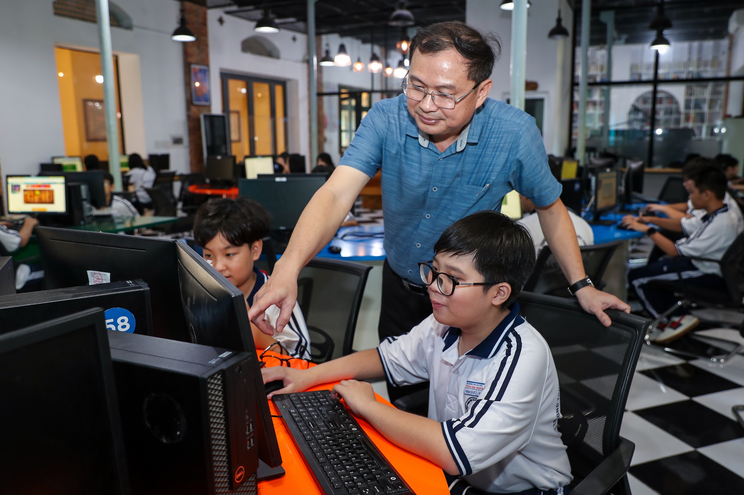 Muôn kiểu ứng dụng AI trong lớp học - Ảnh 1.