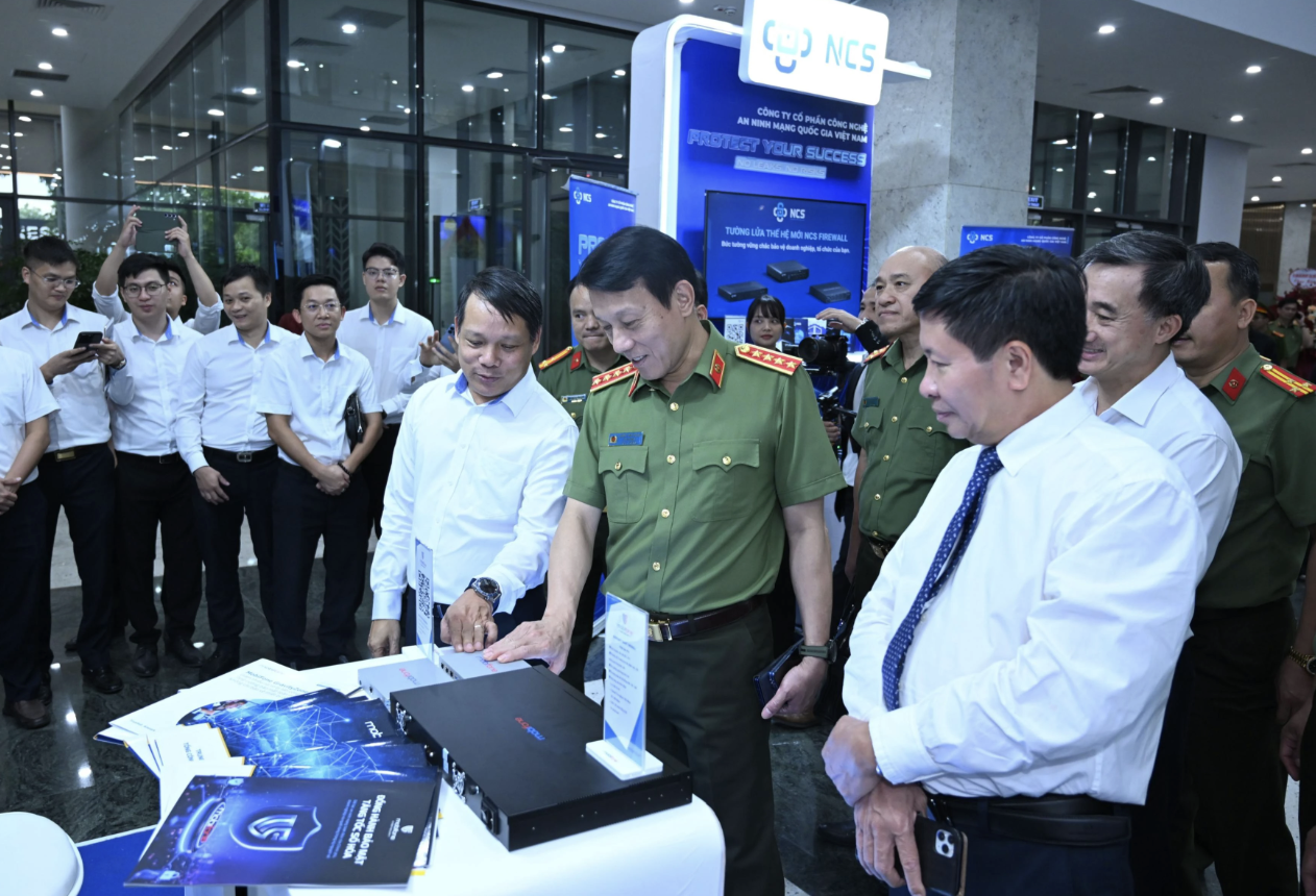 'Chìa khóa' bảo vệ an ninh quốc gia và quyền lợi công dân- Ảnh 1. 'Chìa khóa' bảo vệ an ninh quốc gia và quyền lợi công dân- Ảnh 1.