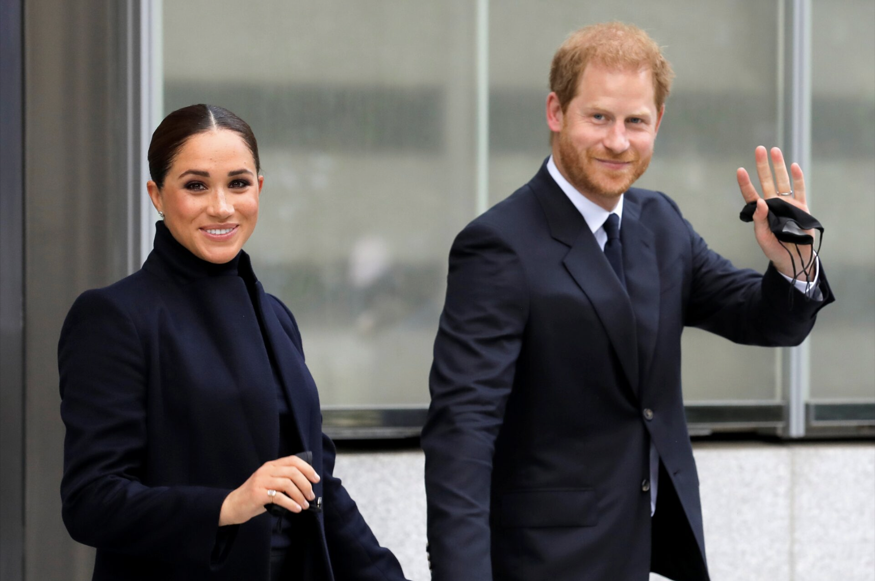 Lý do Hoàng tử Harry - Meghan Markle bị xóa khỏi ảnh tiệc nhà Kardashian - Ảnh 1.