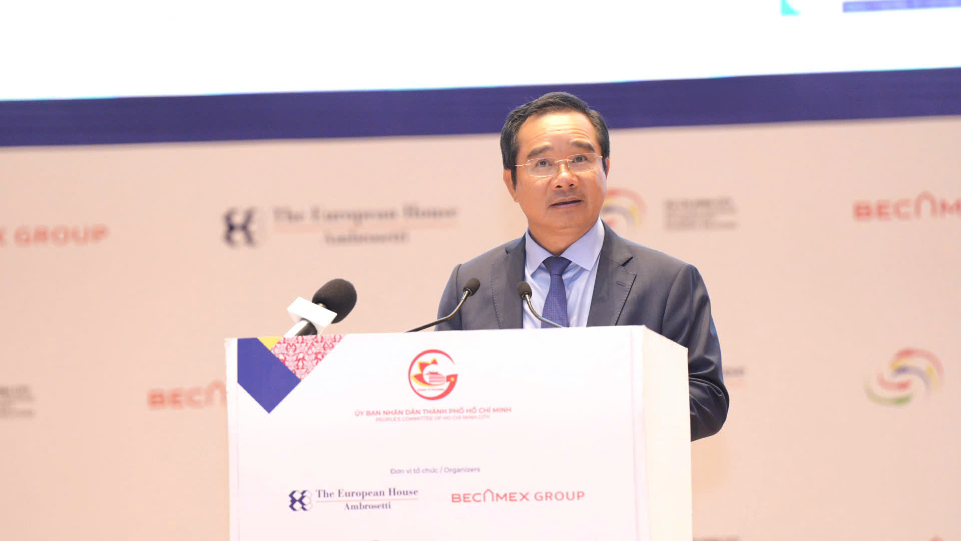 TP.HCM hướng tới vị thế siêu đô thị quốc tế của ASEAN- Ảnh 1.