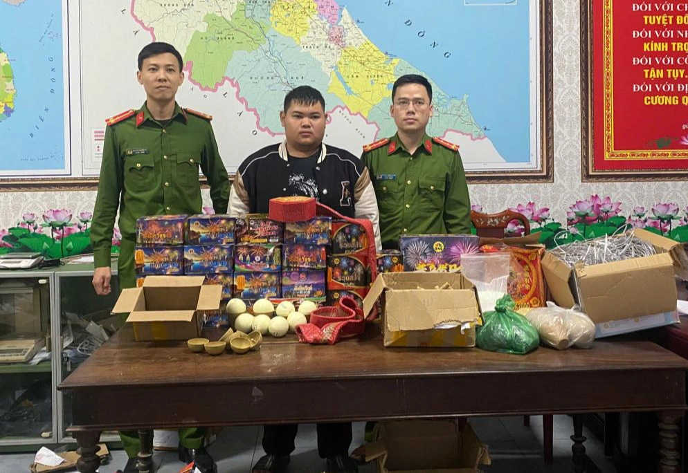 Bắt 8 bị can buôn bán 7 tấn pháo nổ qua 'chợ ngầm' trên Telegram- Ảnh 1.