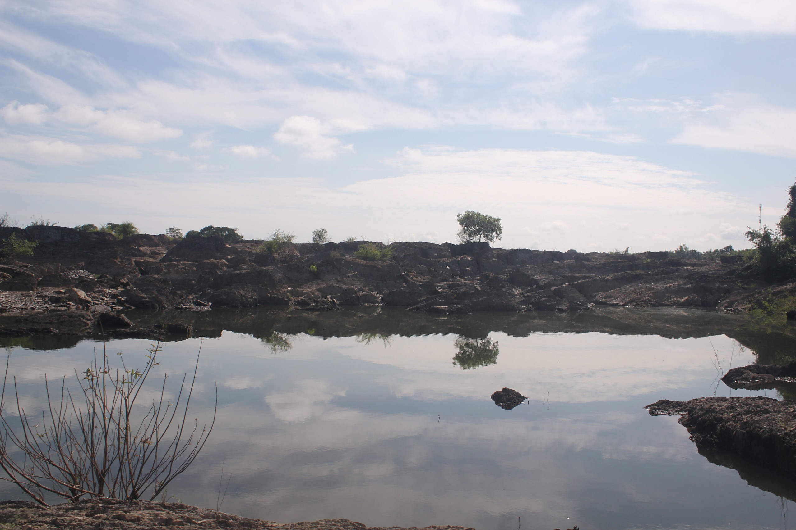 Thủy điện ở Đồng Nai xả lũ, thác Trị An hồi sinh- Ảnh 4.